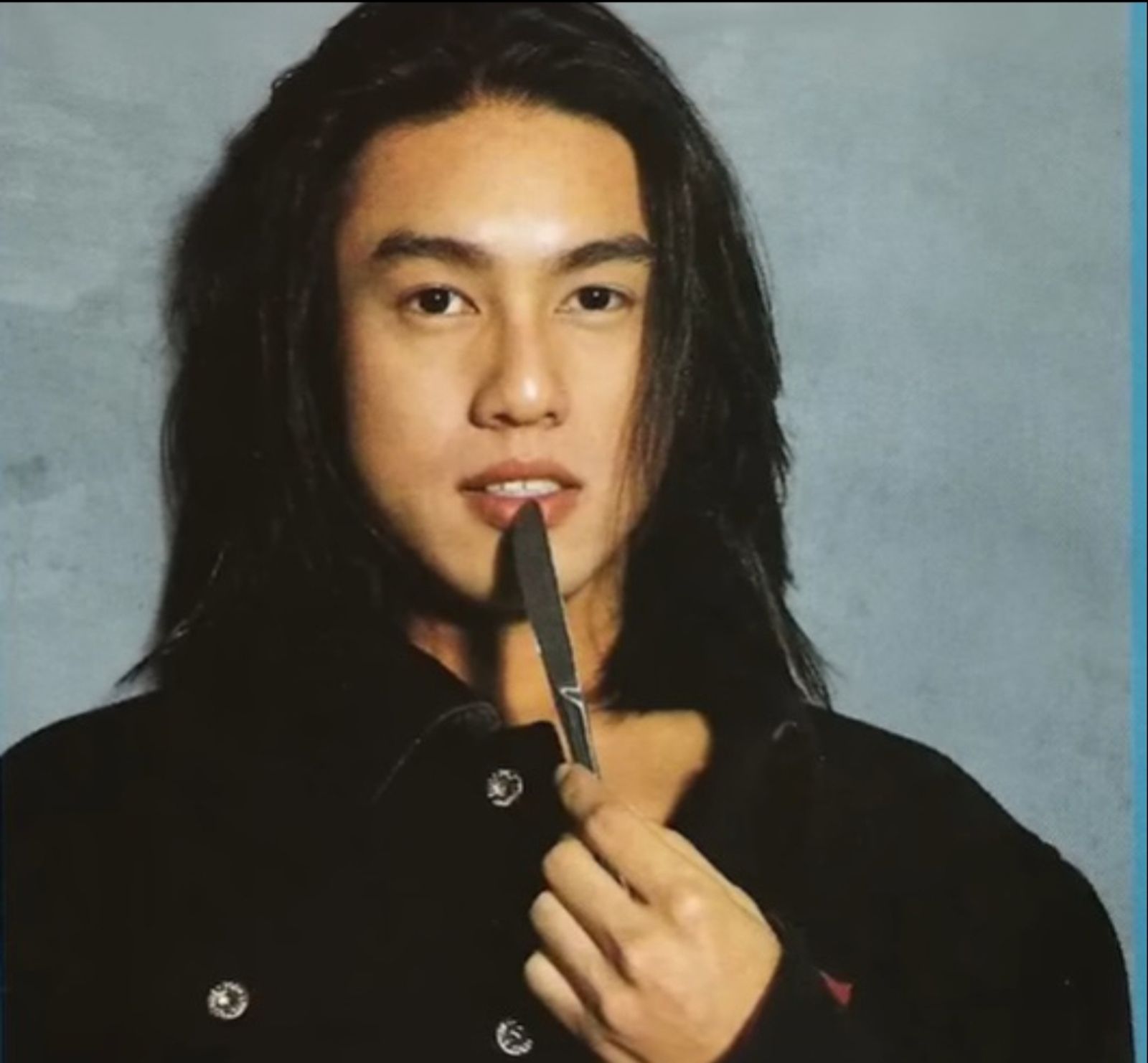 朱孝天年輕時帥氣模樣迷倒許多少女。翻攝微博