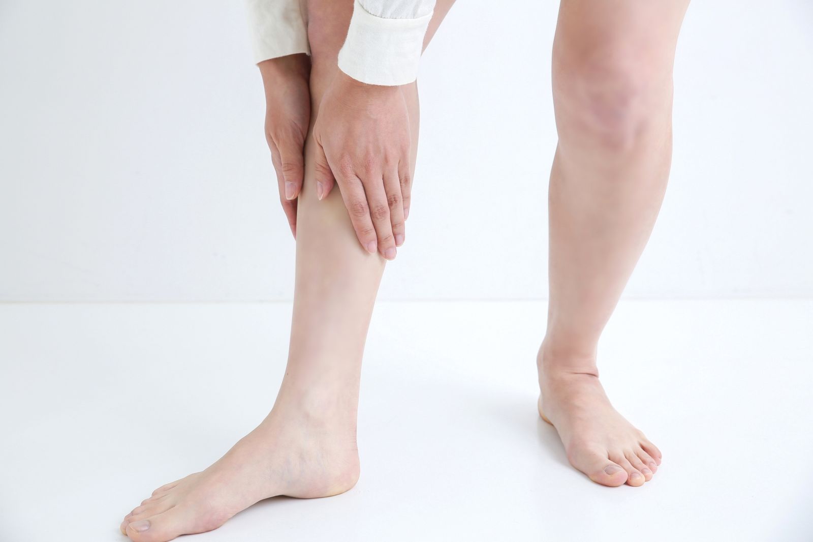 腳麻到走不了！他檢查驚見「腫瘤壓迫80%空間」…醫示警「這些症狀」快就診