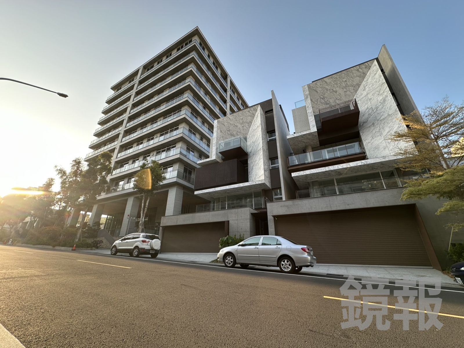 常如山非常疼愛劉怡萱,還把豪宅(左)借名登記在她名下。辛啓松攝