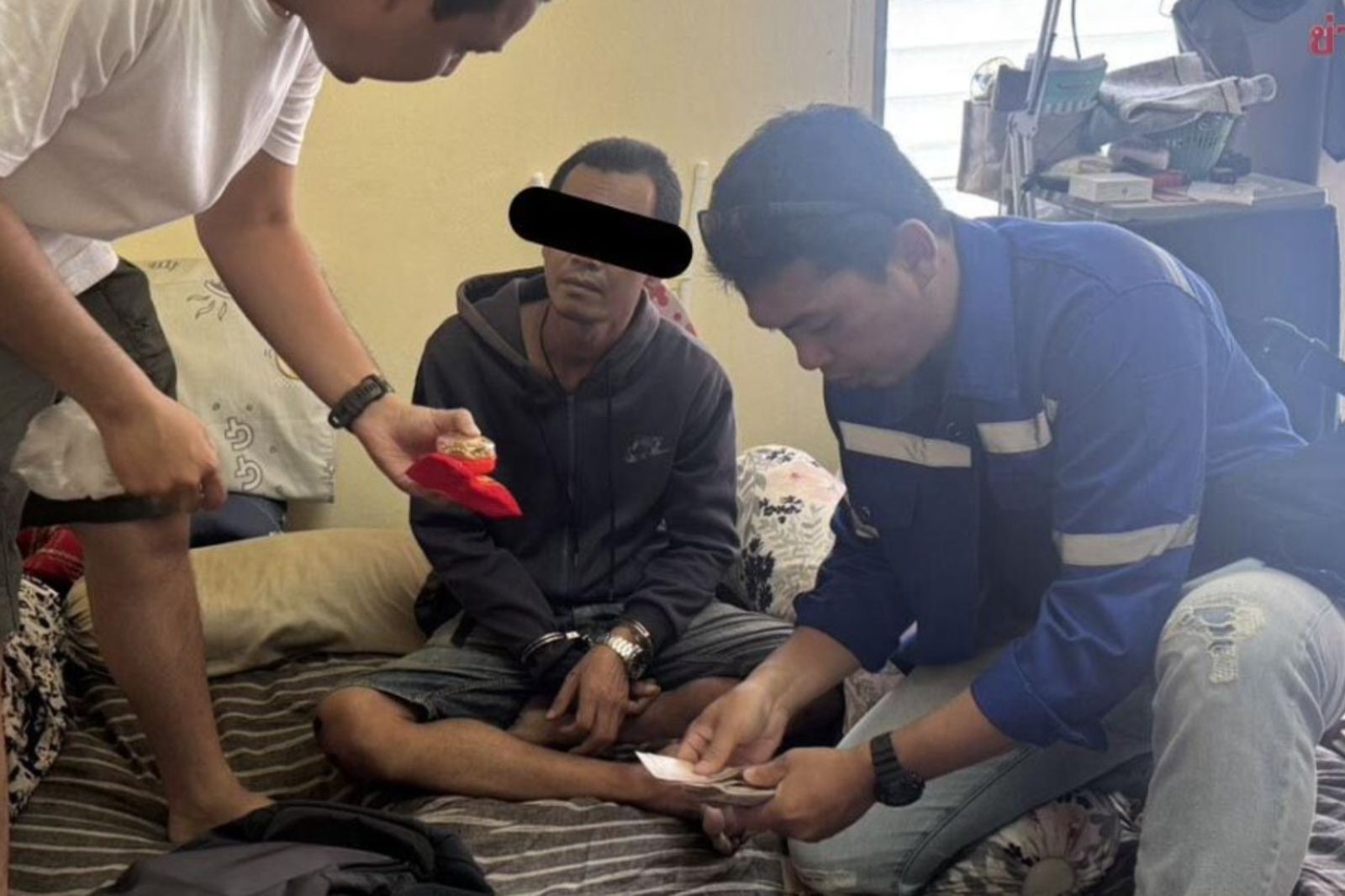 偷同事金飾17萬變賣！43歲男花贓款「賭博、叫小姐」　被逮下場慘了