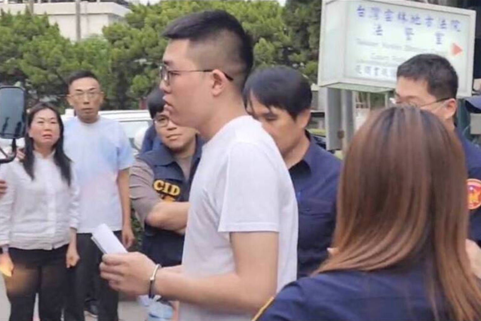北港皇太子率22惡煞狠斷81歲前立委腰椎 堅不認罪卻仍獲法官裁定30萬交保