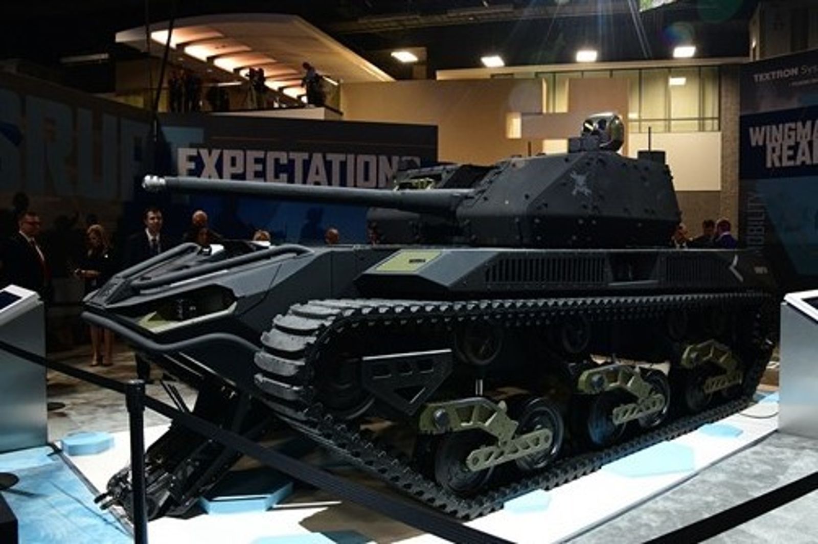 德事隆公司發表的「Ripsaw M5」無人輕戰車。（圖片來源：國防安全研究院助理研究員舒孝煌）