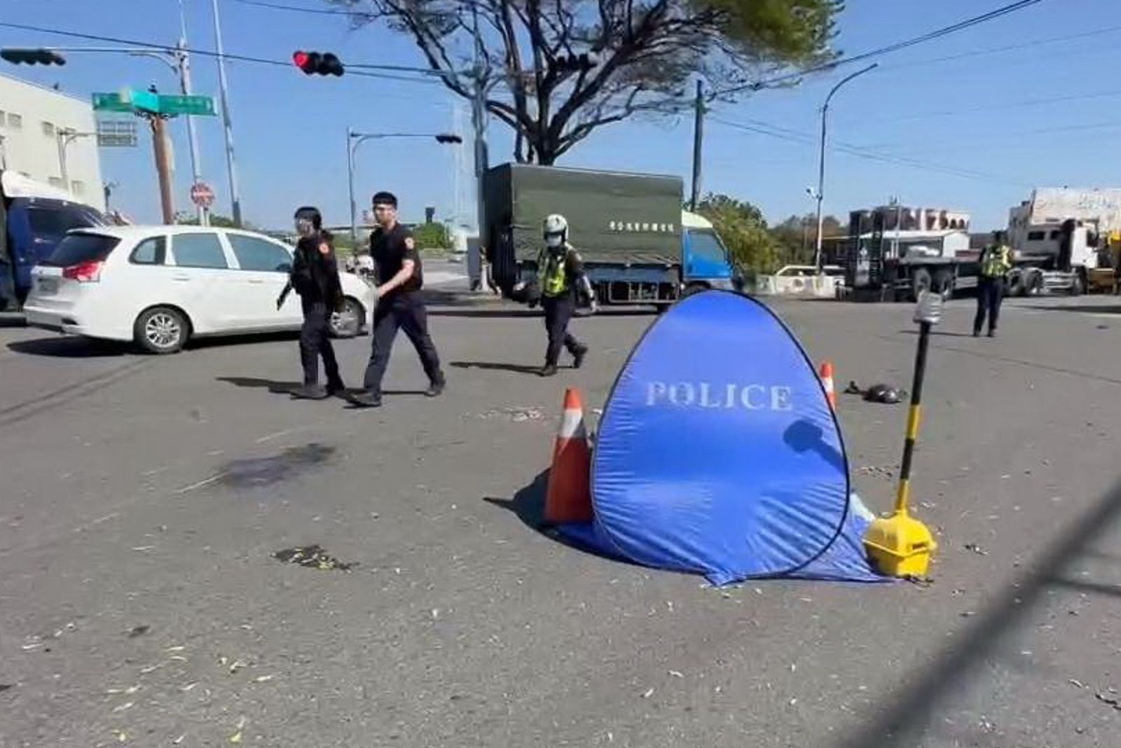 機車後座男乘客傷勢嚴重,當場死亡。圖/民眾提供