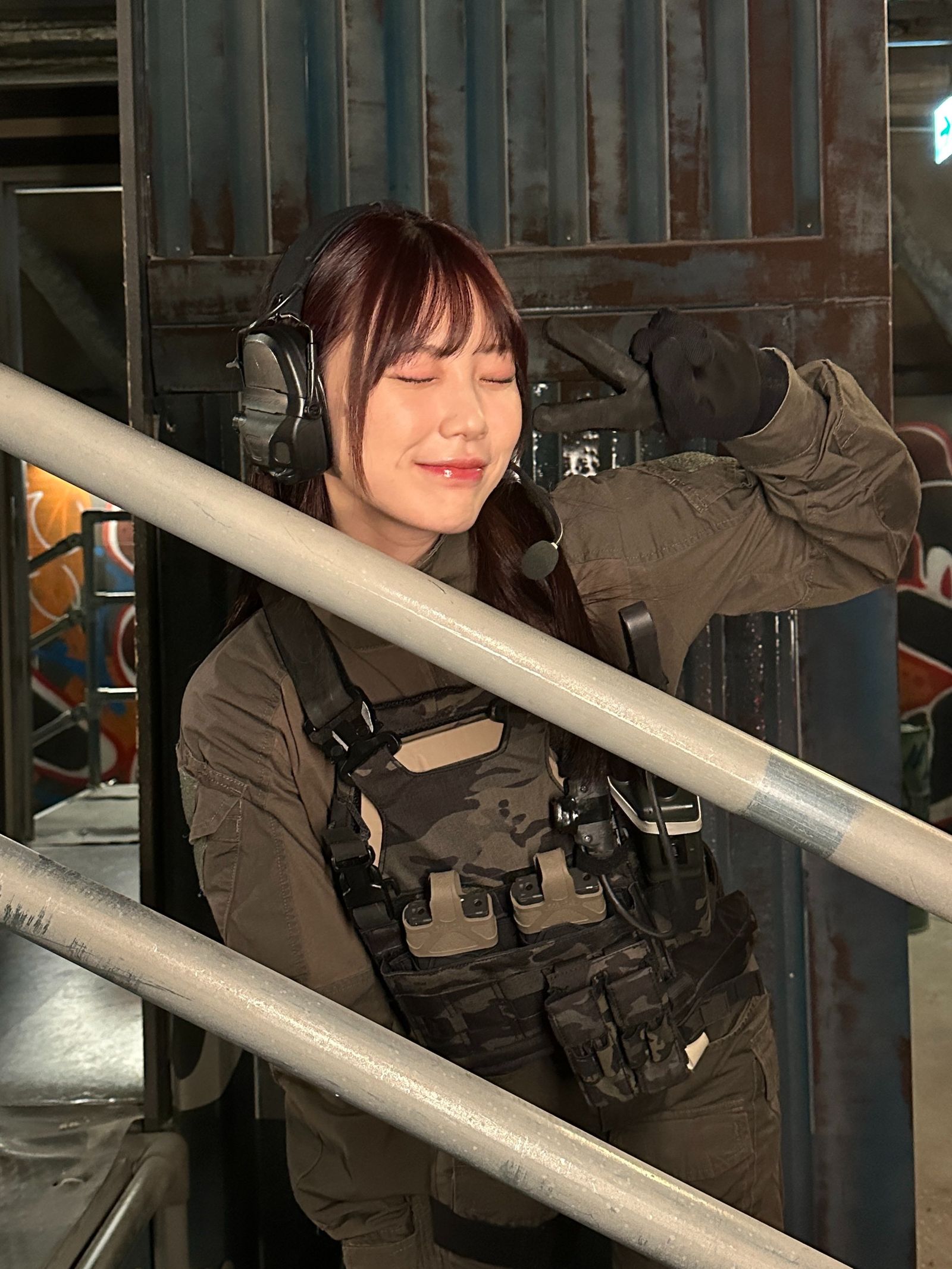 不少網友讚賞石川跟戰備服很搭。圖／翻自石川澪X