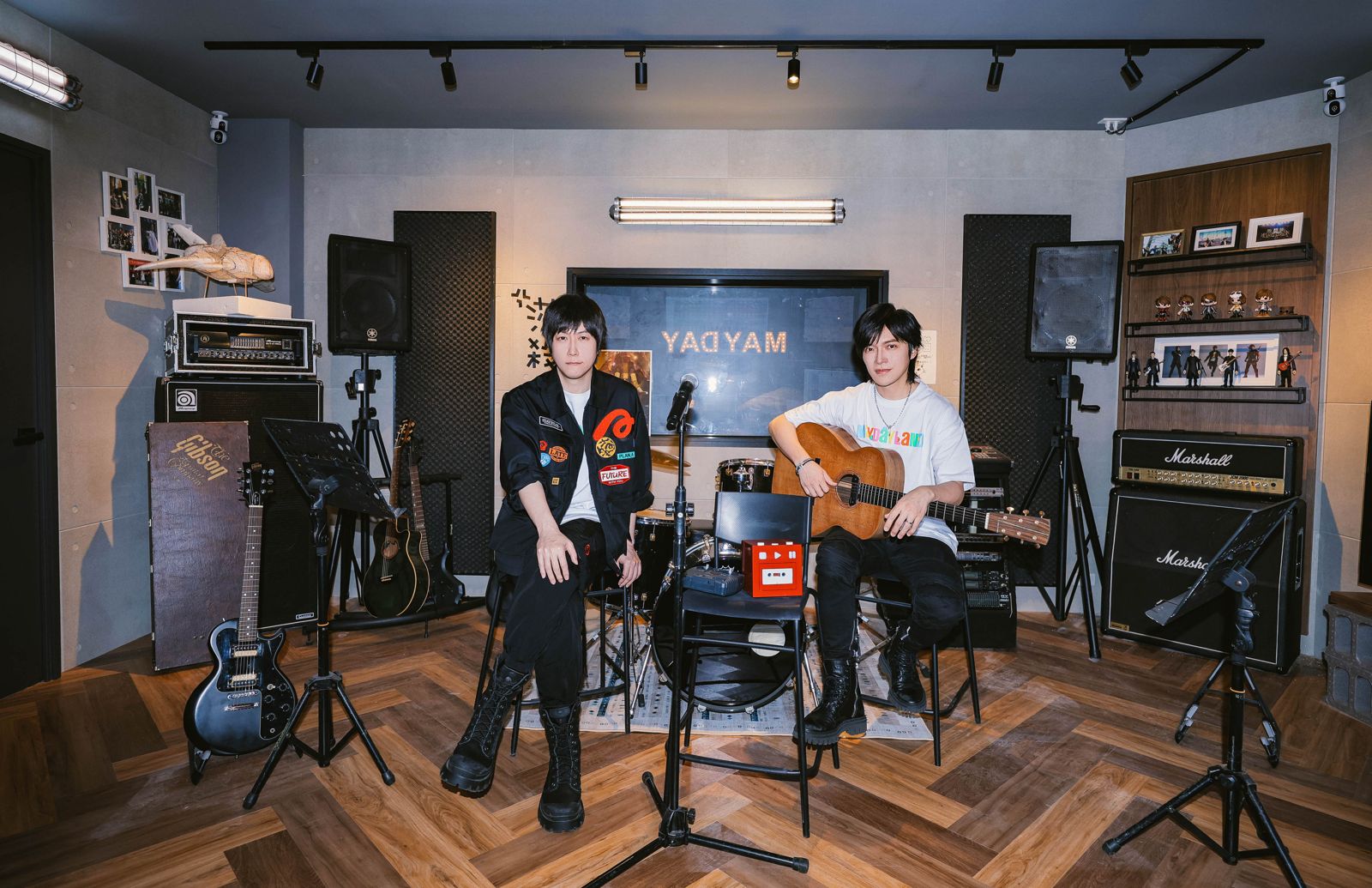 怪獸與阿信日前參觀MAYDAYLAND限定展。相信音樂提供