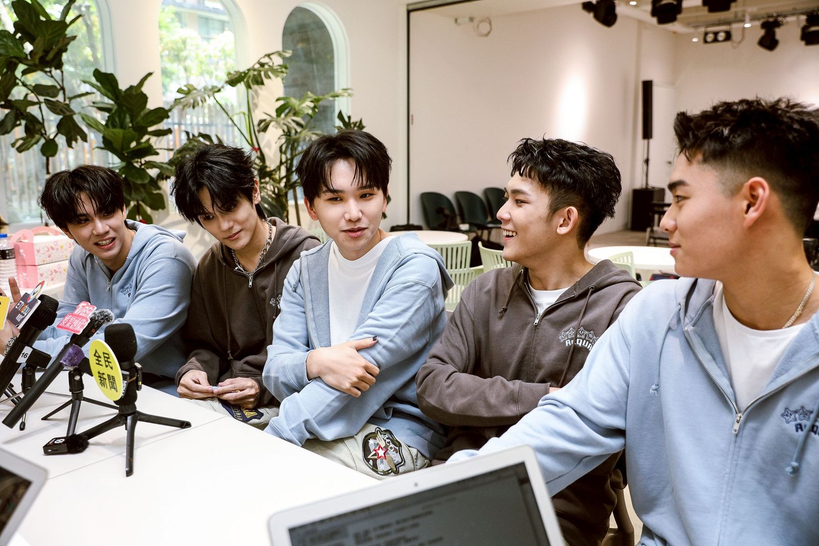 源少年16日出席演唱會記者會。鄒保祥攝