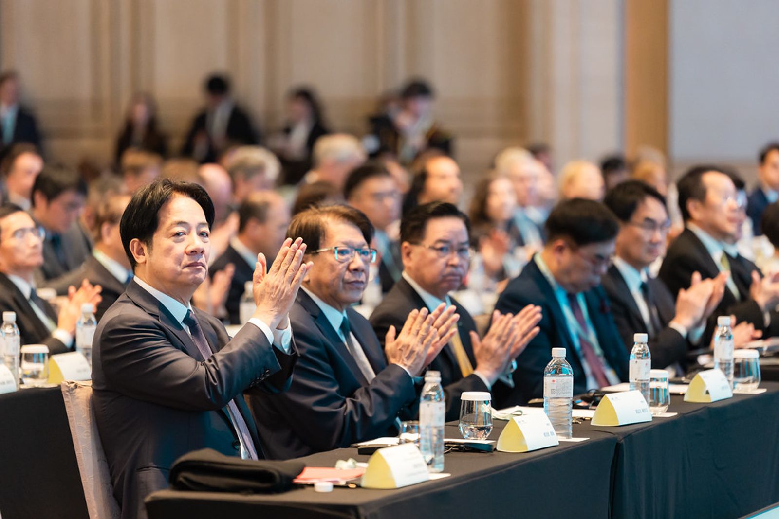 鄭任汶專欄：賴清德不能把自己困在權力的孤島上