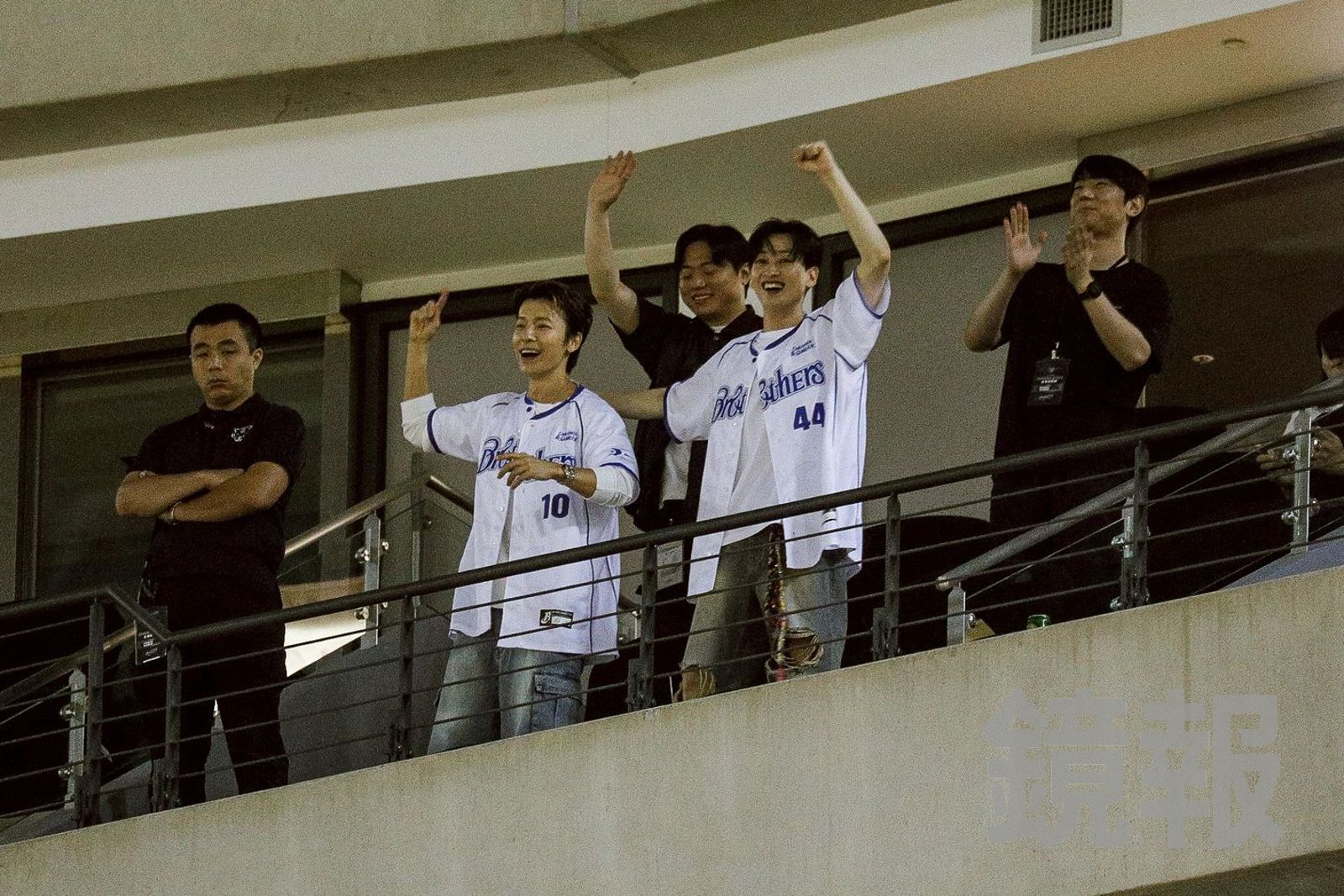 中職/中信兄弟K歌主題周最高潮 SUPER JUNIOR-D&E銀赫、東海開球、包廂熱舞應援