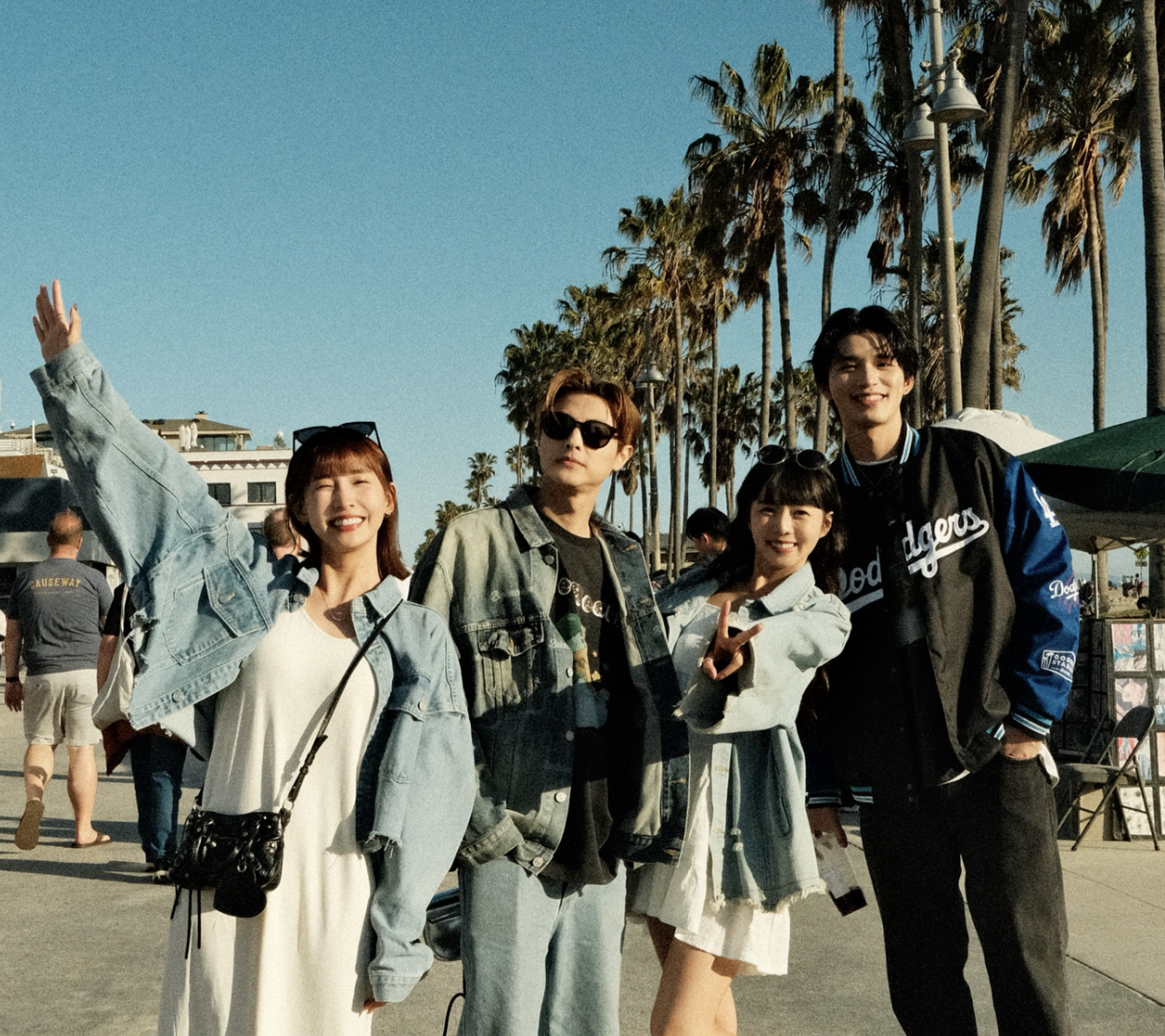 王品澔(右起)、簡廷芮被傳就是王子與粿粿偷情的另一對。翻攝IG@dewichien