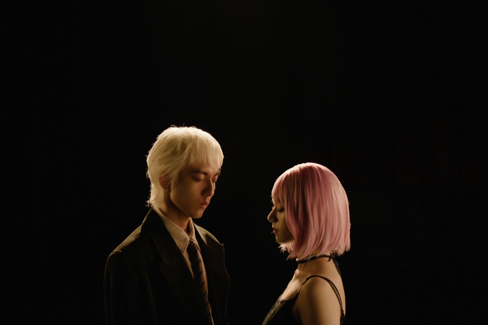 林宥嘉參與新歌〈怪情歌〉MV演出。華研國際提供