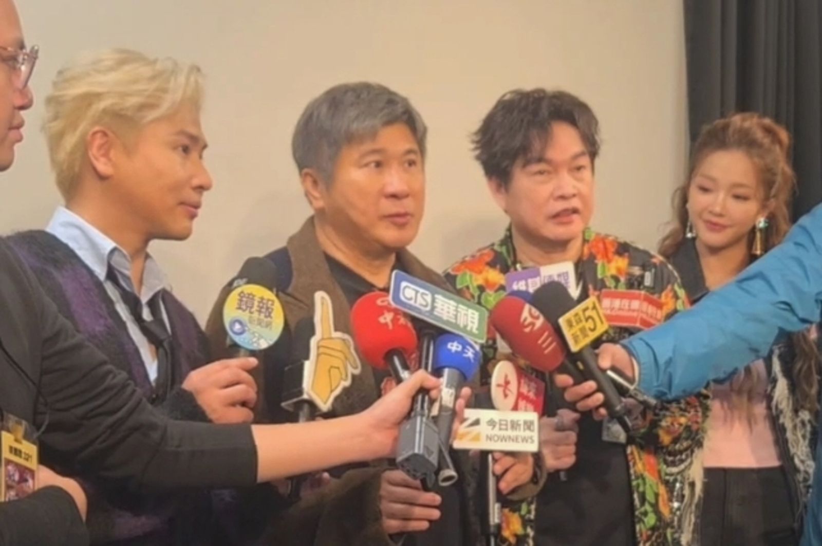 66歲胡瓜驚傳意外!摔落舞台「來不及救」 緊急打三針現況曝光