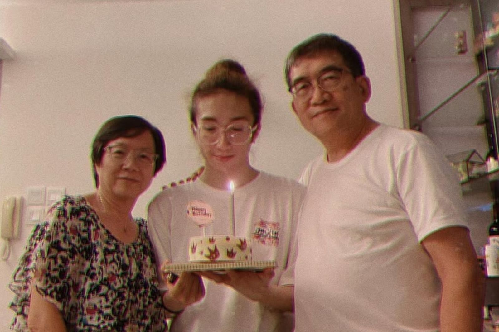 600公斤螢幕墜落釀悲劇！舞者癱瘓3年靠父照顧　苦撐累倒「不確定能陪兒子走多久」