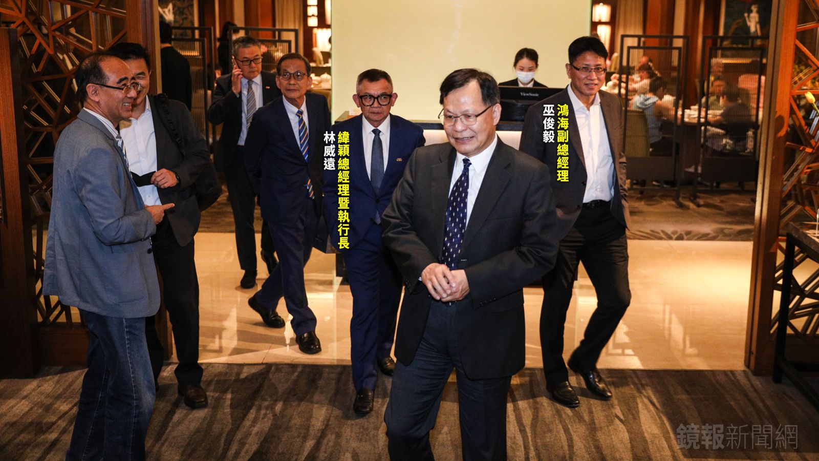 《鏡報新聞網》獨家直擊，行政院高層與產業人士餐敘討論台美合作議題，鴻海、緯穎高層都是座上賓。