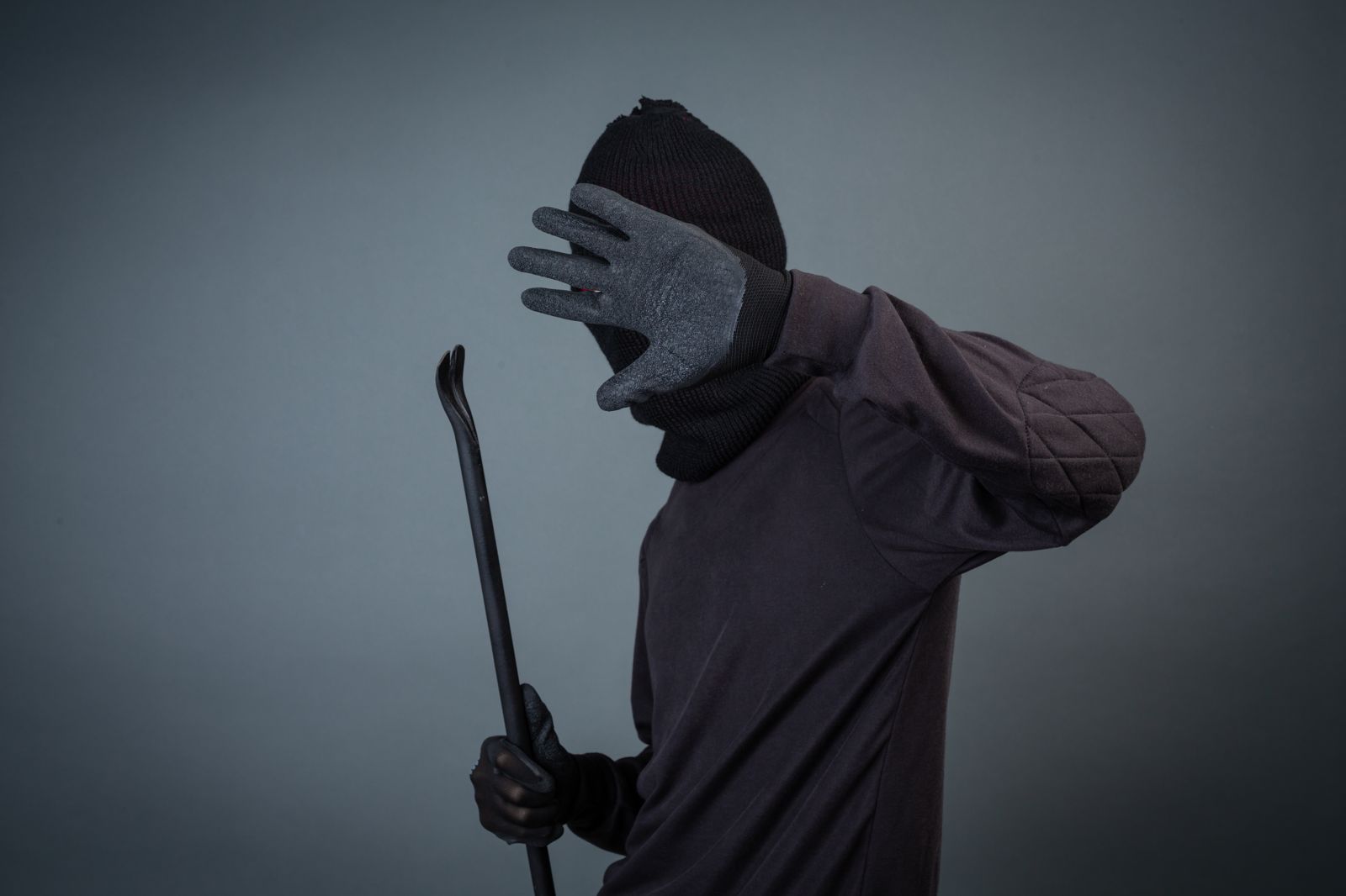 20多歲女網紅陳屍山區「全身腐爛」　疑遭中年前男友砍殺