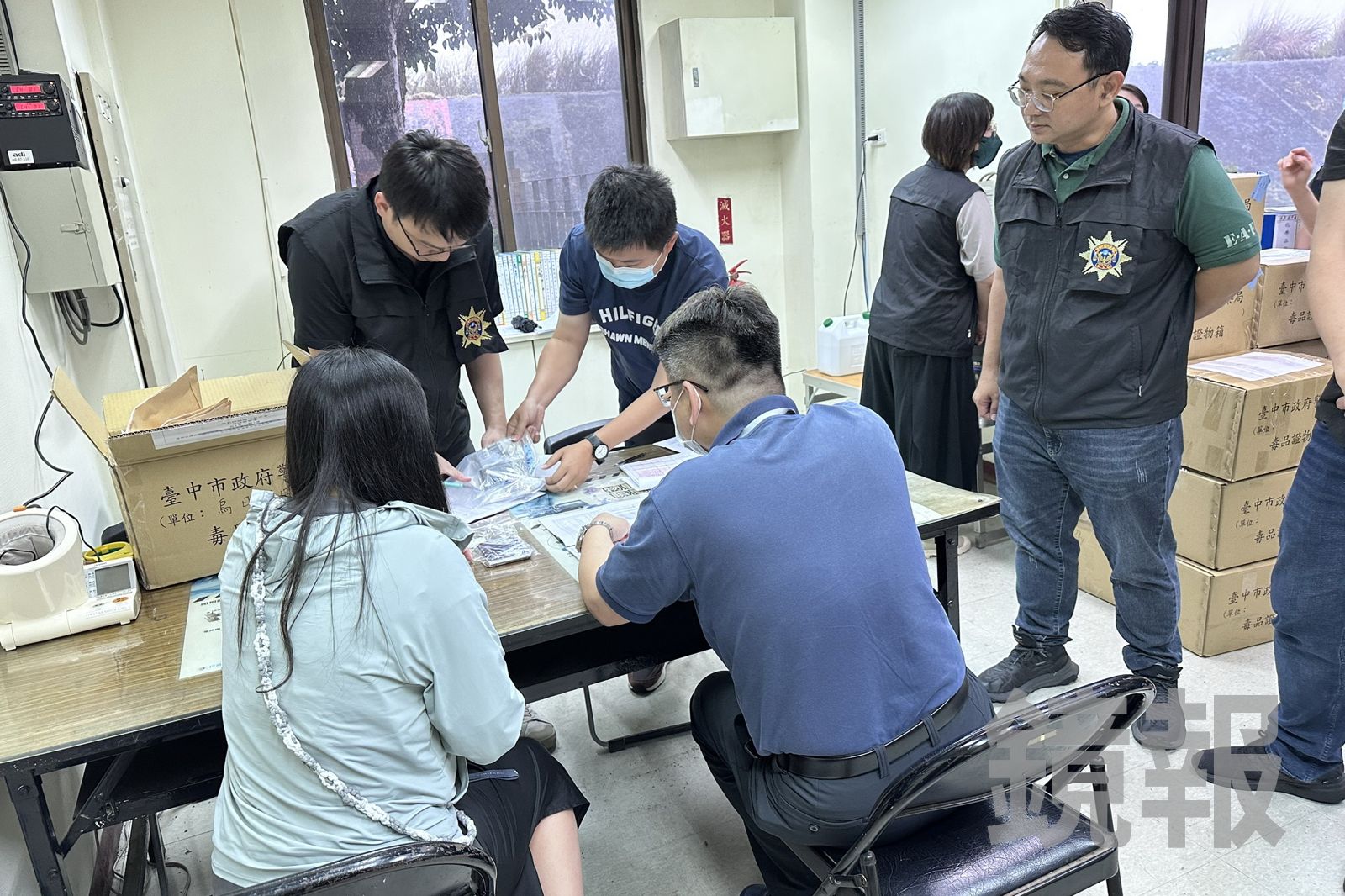 毒品品項與數量相當龐大，警方會同政風及督察人員仔細清點。警方提供