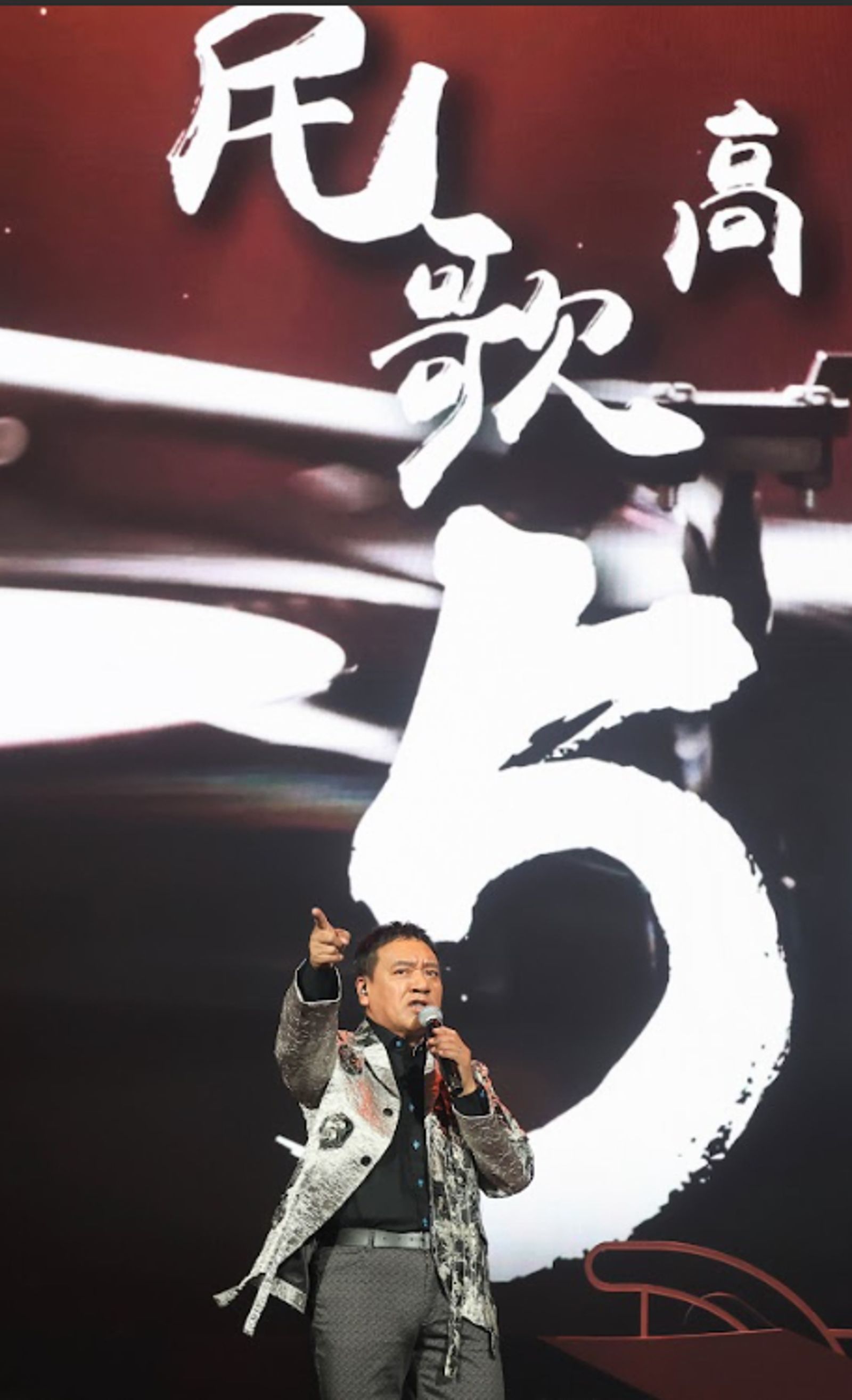 施孝榮29日領軍眾民歌手齊唱小巨蛋。寬宏藝術提供