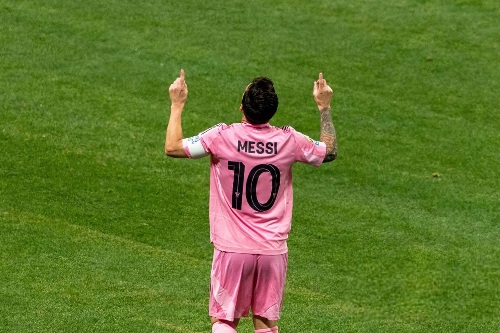 足球／世俱盃爆冷！Messi神仙球助邁阿密國際逆轉勝