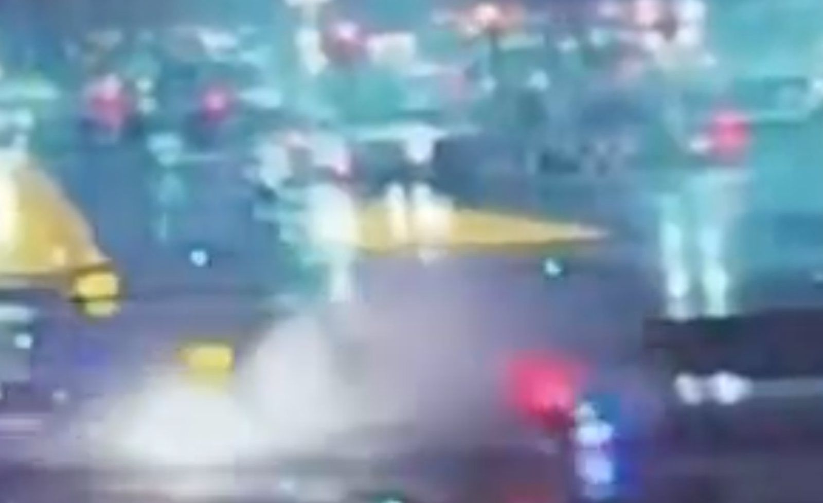 塔台人員分心釀禍？客機撞消防車釀2死　事發錄音曝光崩潰喊「搞砸了」