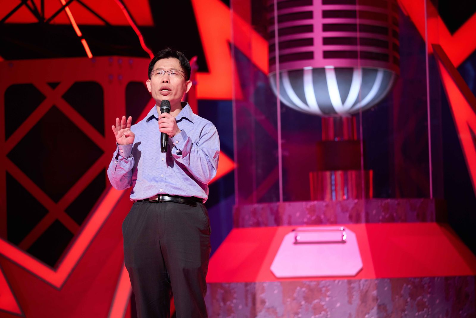 《Talk Talk秀台語2》阿太老師「教授級笑話」分享新竹刻板印象大受好評。公視台語台提供