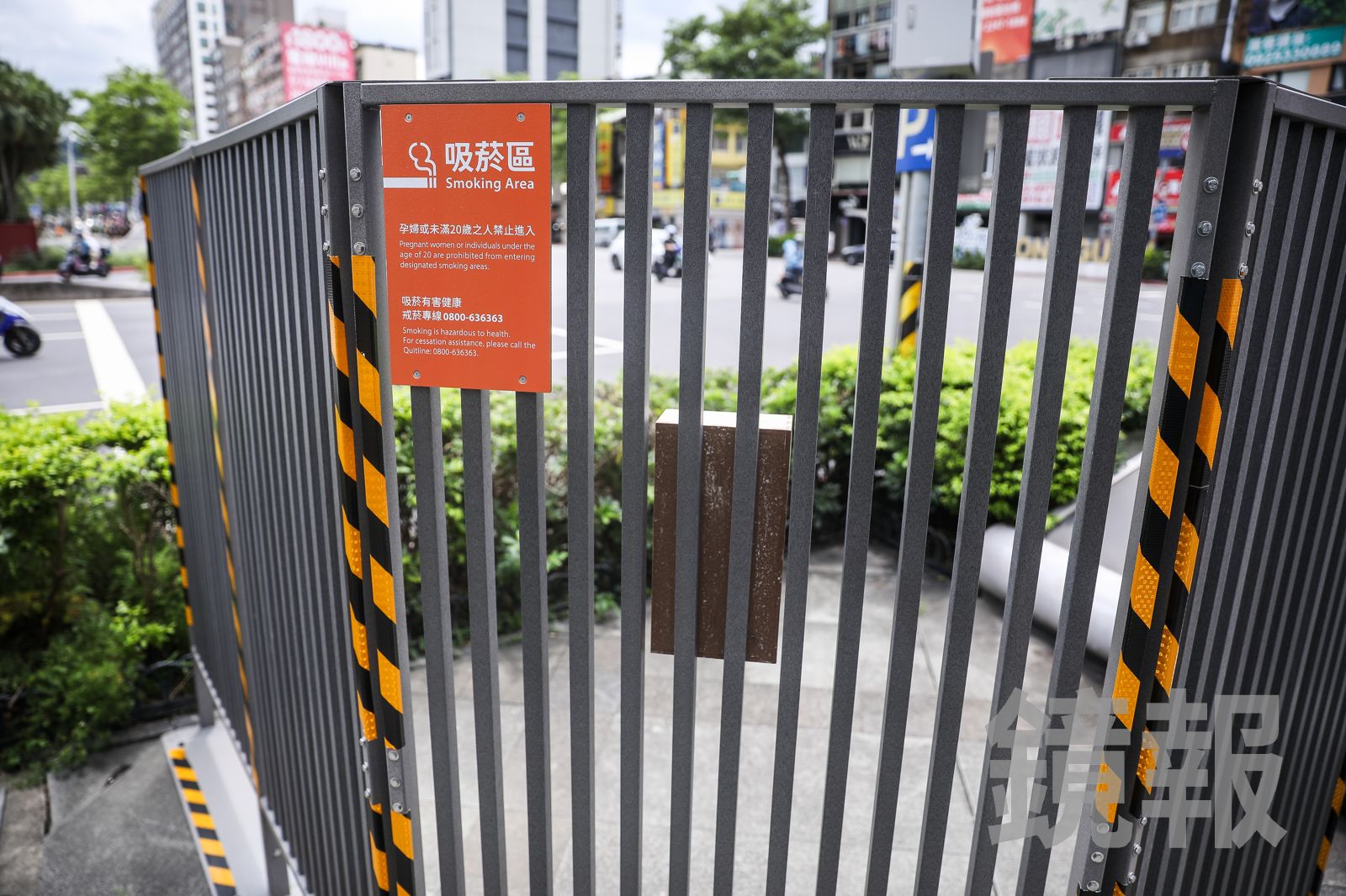 北市公館「牢籠吸菸區」挨批火速拆除 沈伯洋酸「問A拆A」垃圾桶也不見