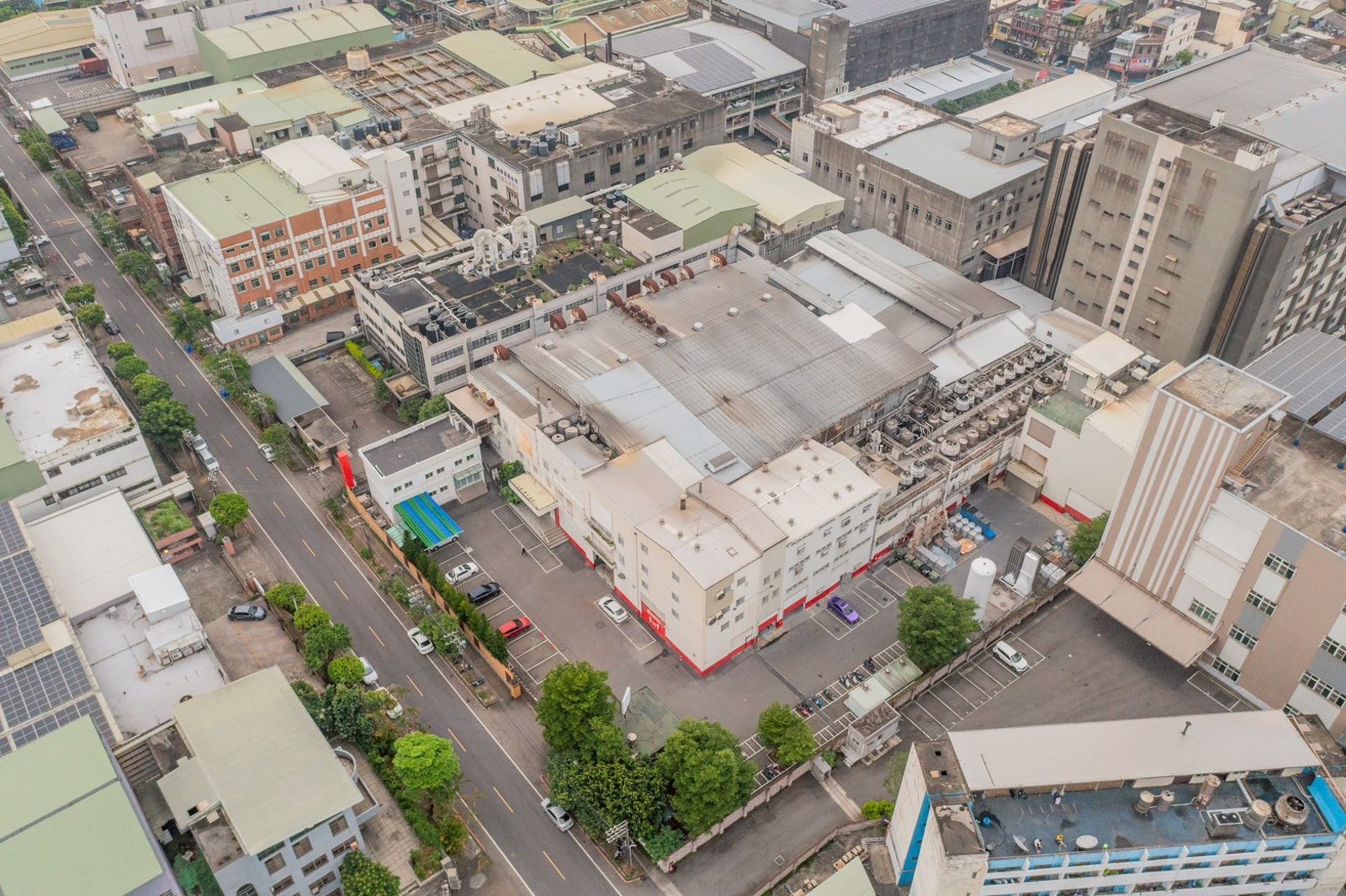 上半年關稅戰 商業仲介:聰明企業搶進商辦廠辦避險兼投資