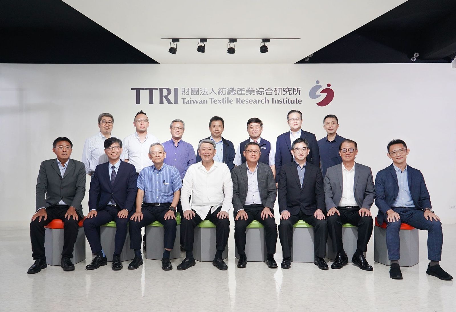 台灣紡織戰關稅布新局　經濟部獻招：稅率下資金上升級AI「智」造