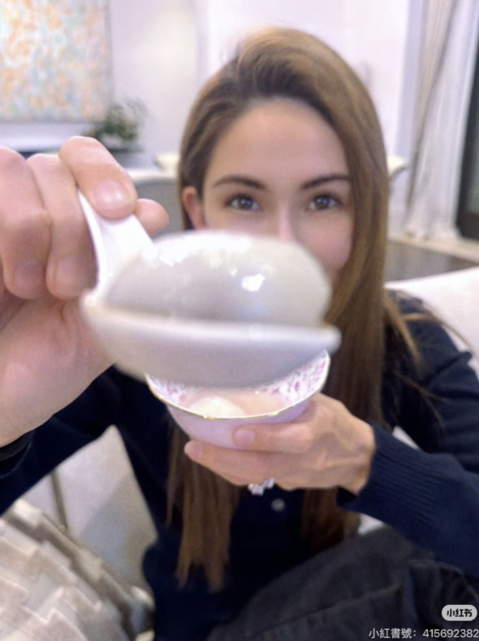 昆凌分享「周董視角」吃湯圓的照片。翻攝昆凌小紅書