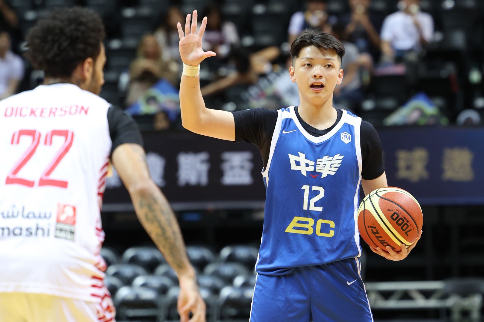 籃球／李家慷鎖死Dickerson展學長風範　葉惟捷談轉學動向：還沒定案