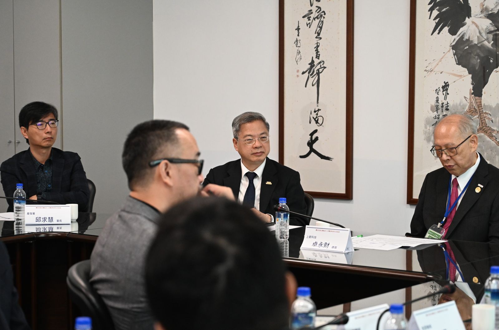 最低工資＋電價雙審議9月開打　經濟部長：提意見最終尊重審議