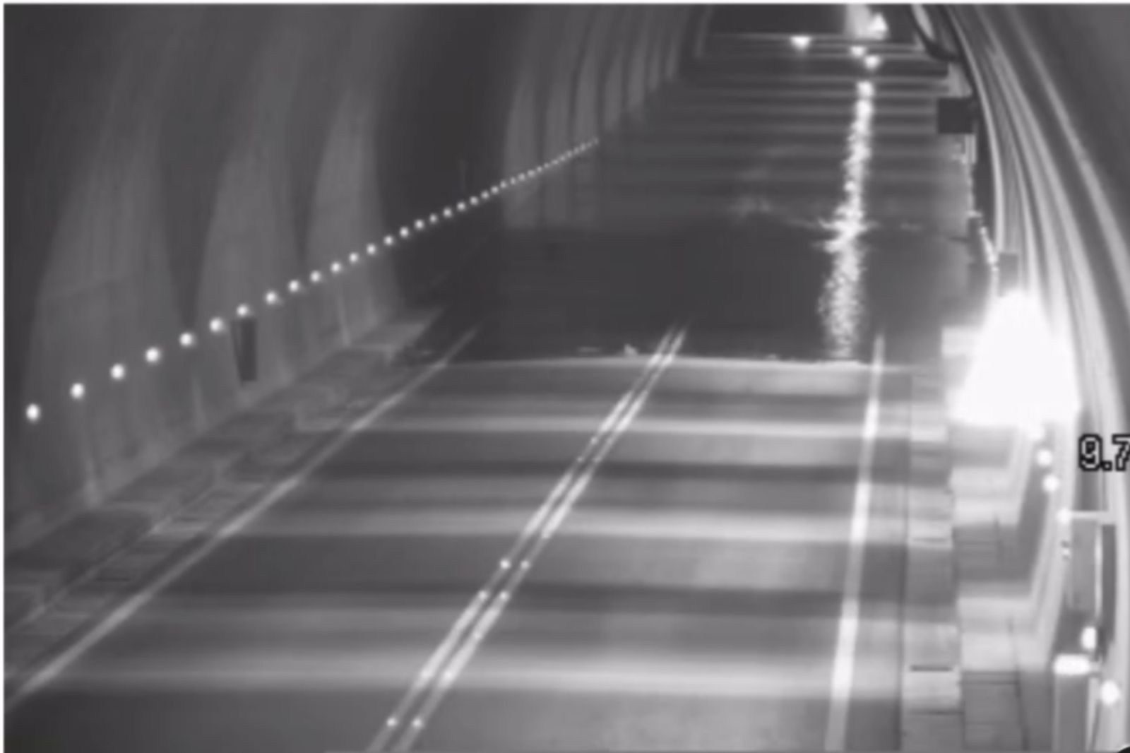 水淹進靳珩隧道。圖/翻攝Threads@ iris.0619