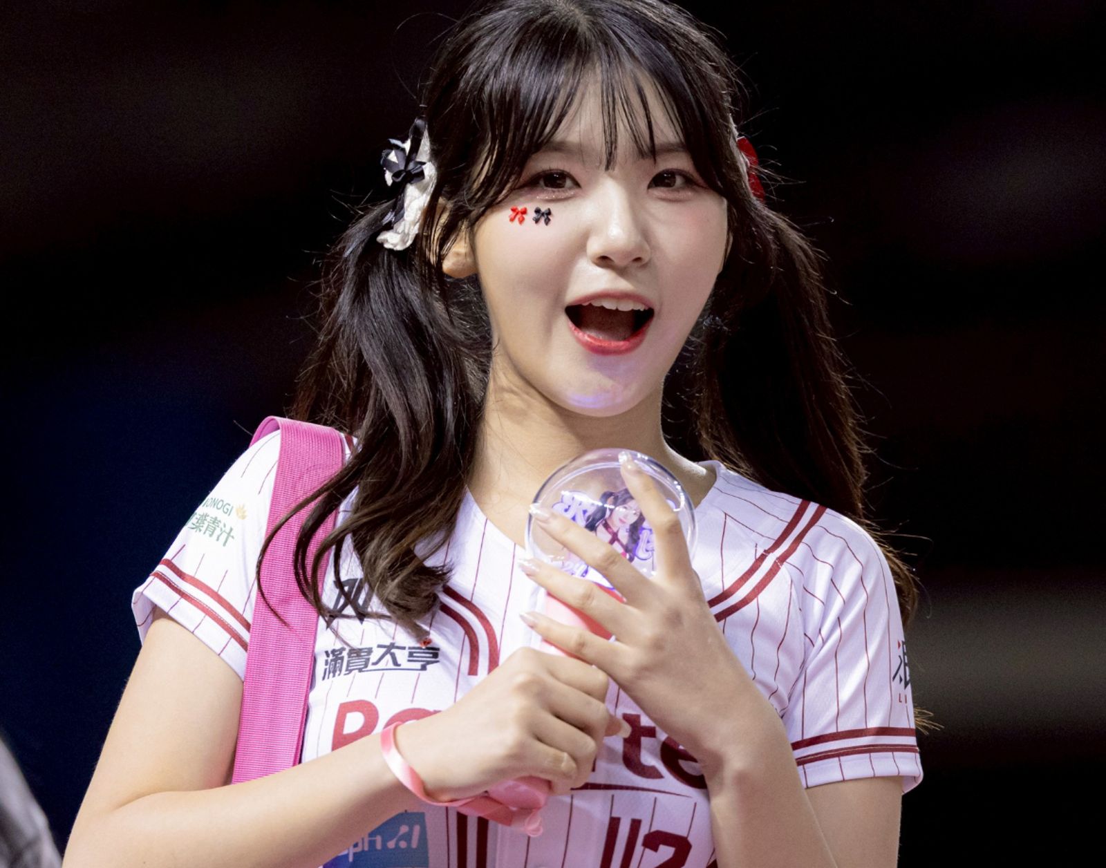 樂天女孩辣翻大巨蛋！廉世彬化身女伶熱舞　甜笑電暈球迷