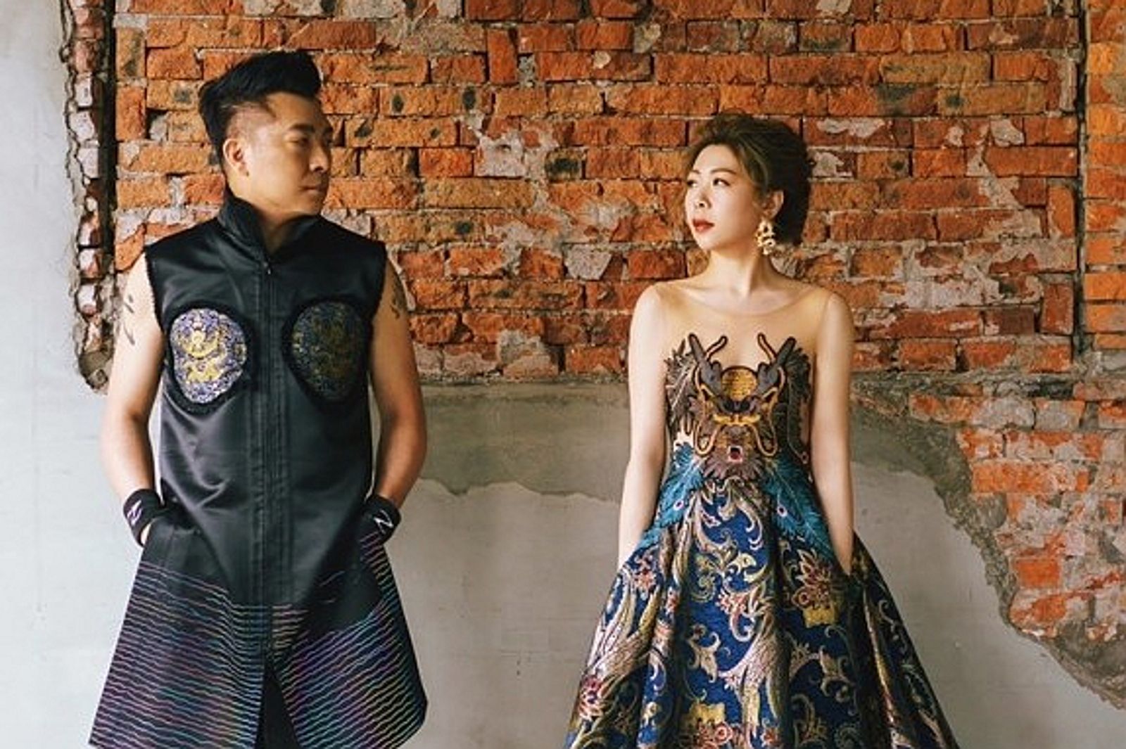 藝人斜槓2／每天定時服藥量血壓　56歲「搖滾公務員」大方寵妻