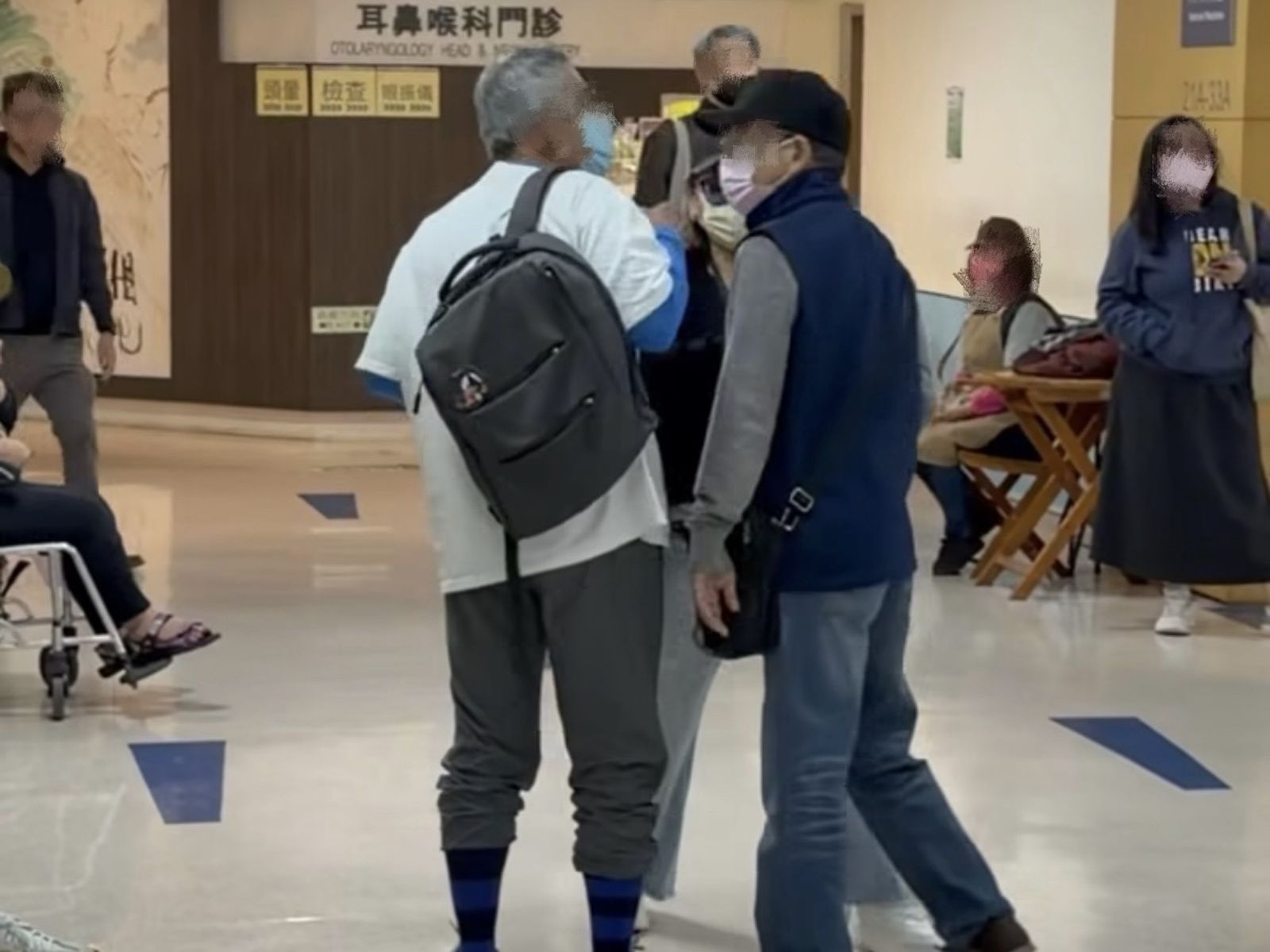 北醫診間老小孩吵翻天「你按我也要按」　攏是為了這台機器