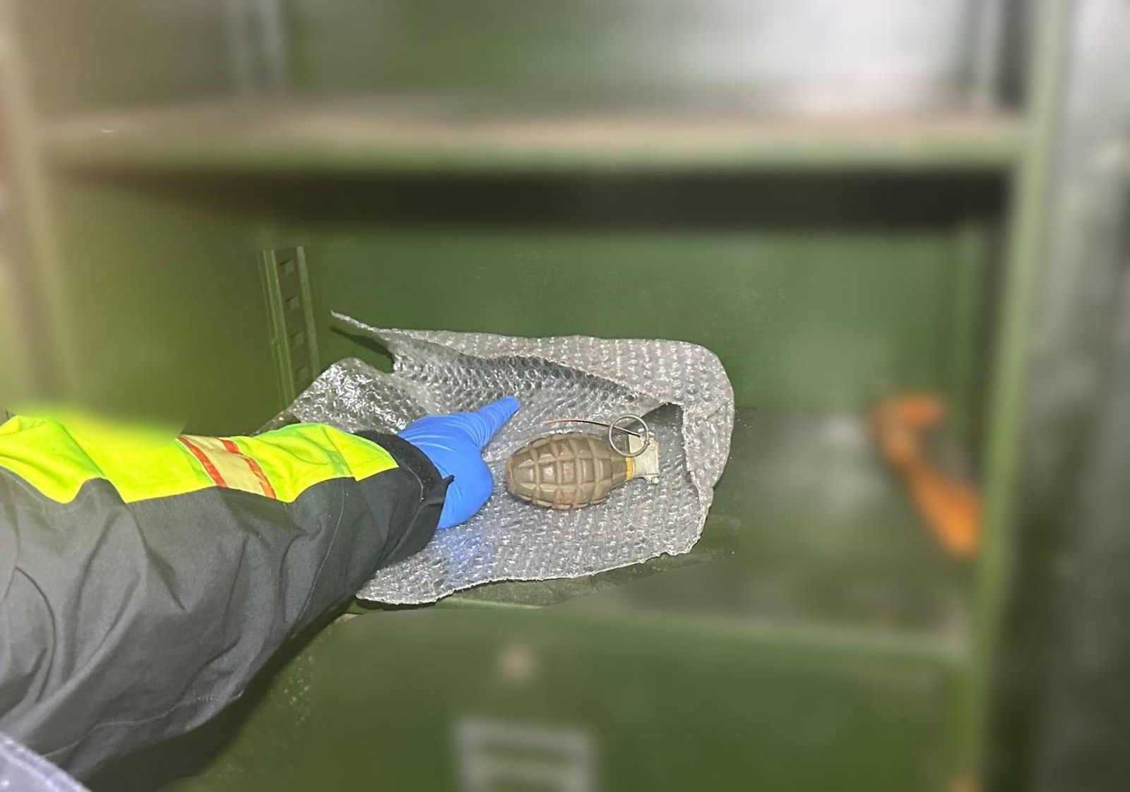 警方獲報後到場警戒。翻攝畫面