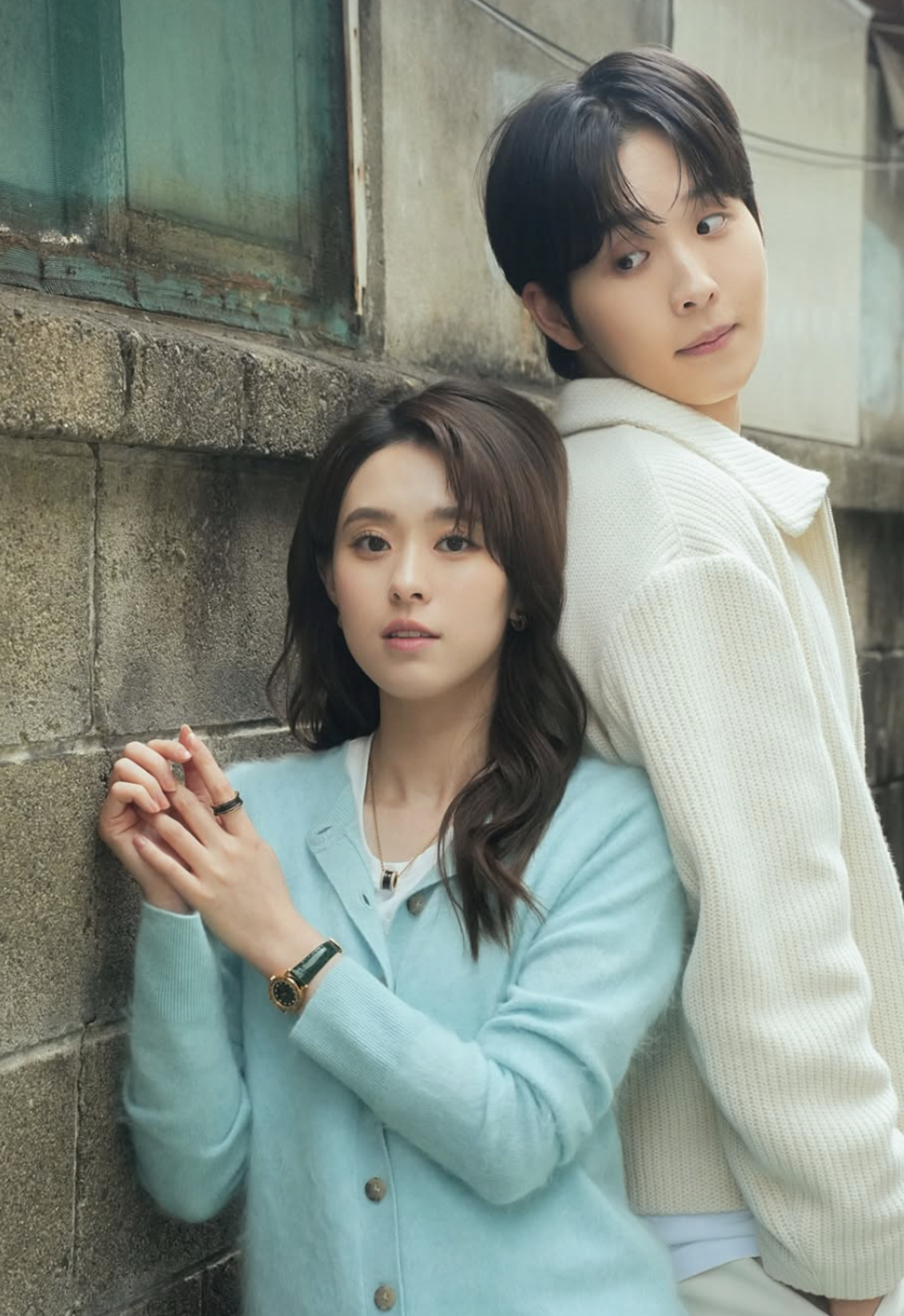 邱偲琹（左）與韓國男友熱戀中。翻攝IG @ally199874