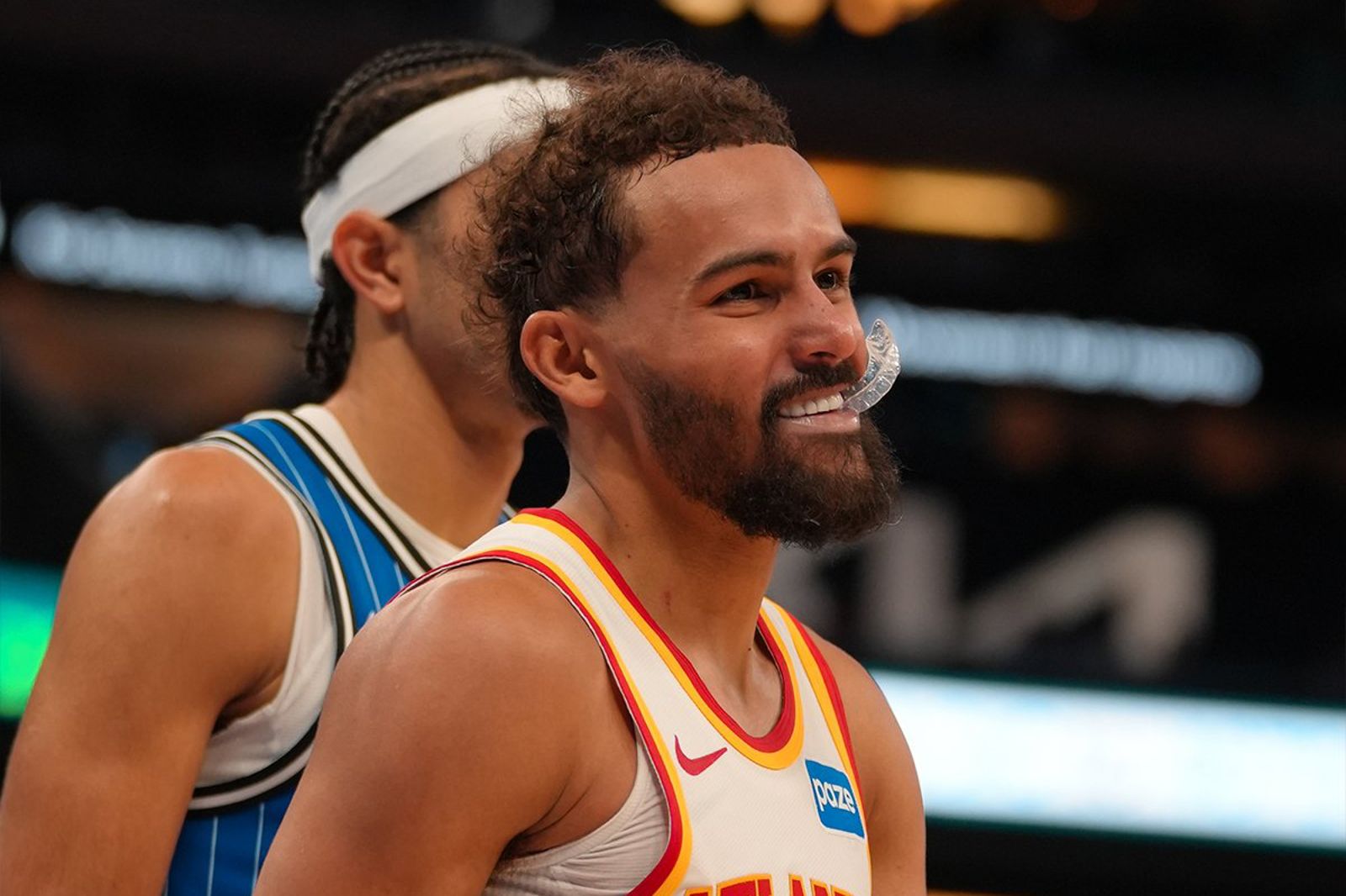 老鷹驚魂！籃網隔山打牛Trae Young右膝扭傷退場　將接受MRI檢查