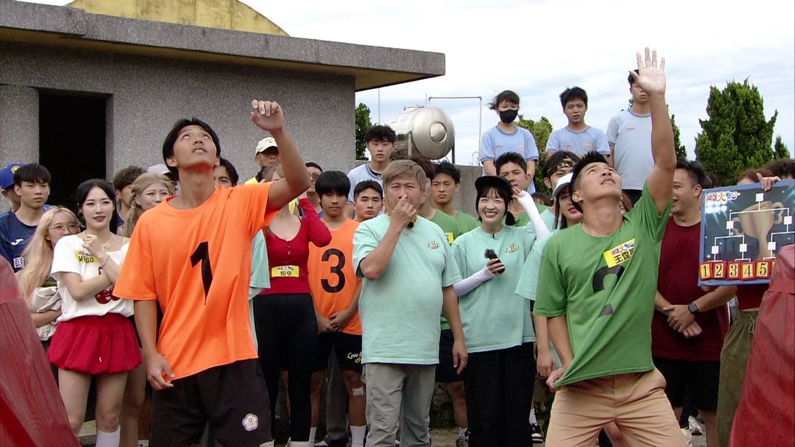 六和高中的同學來勢洶洶。民視提供