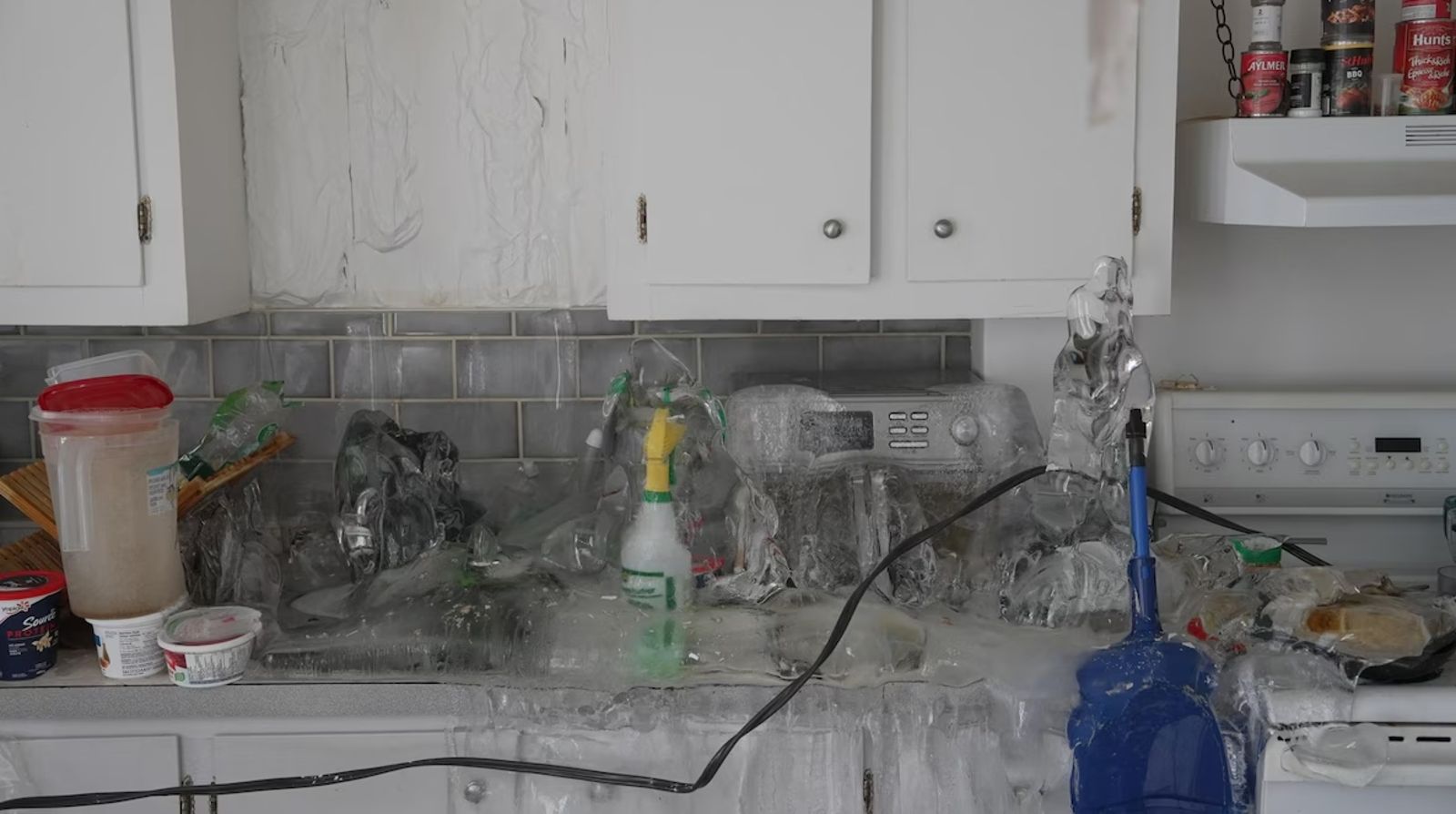 租客搬家「順手1動作」…他開門驚見「冰之城堡」！重新翻修31萬起跳