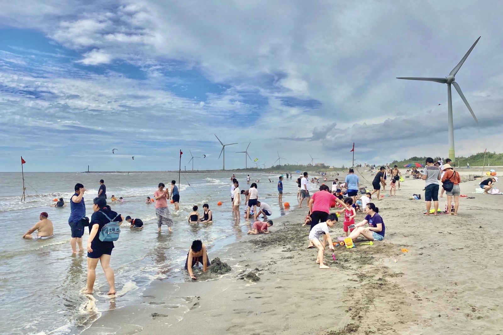 17歲少年戲水溺斃!法院認大安濱海樂園「戲水區標示不清」 台中市府須賠218萬
