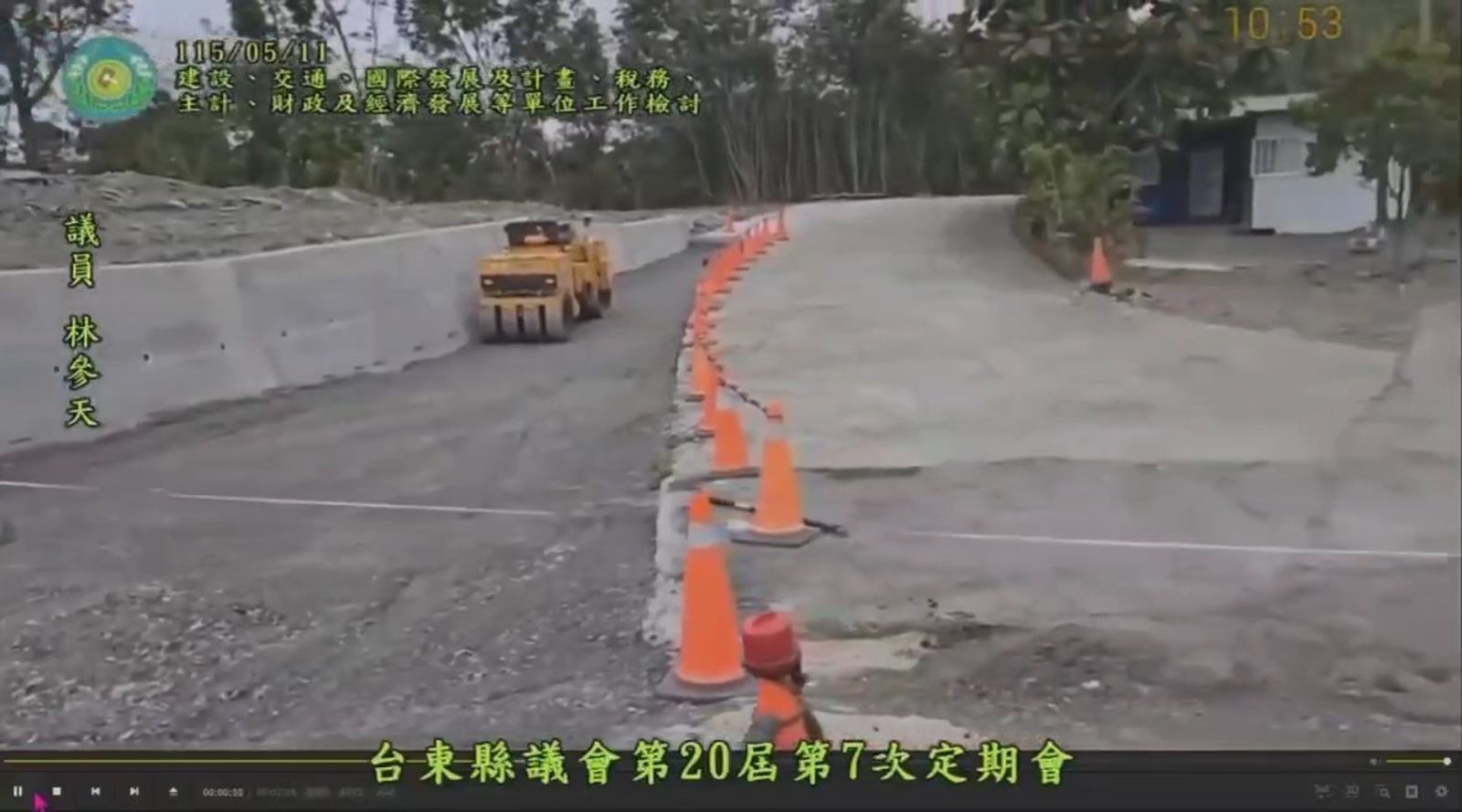 縣議員林參天踢爆台東縣府為東映渡假村開大路。林參天提供