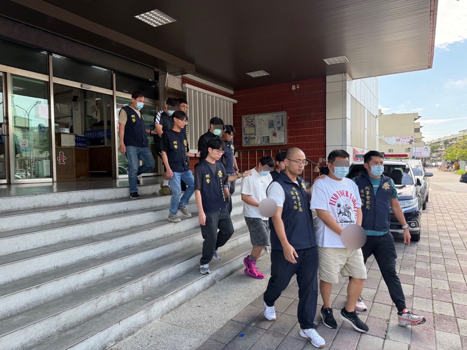 莫男等人陸續落網。翻攝畫面