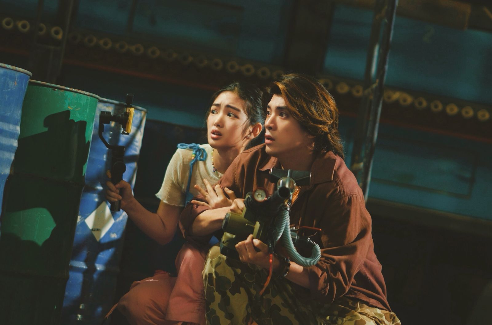 《叫我驅魔男神》林哲熹（右）、雷嘉汭飾演男女朋友，挑戰喜劇演出。光盛影業提供