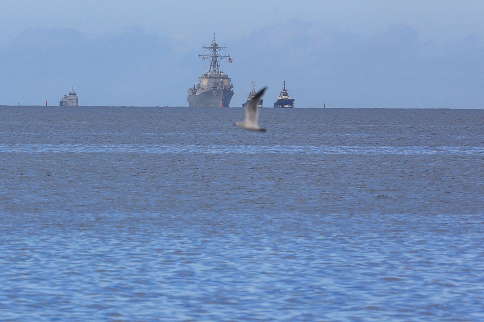 美國驅逐艦逼近委內瑞拉。東方IC