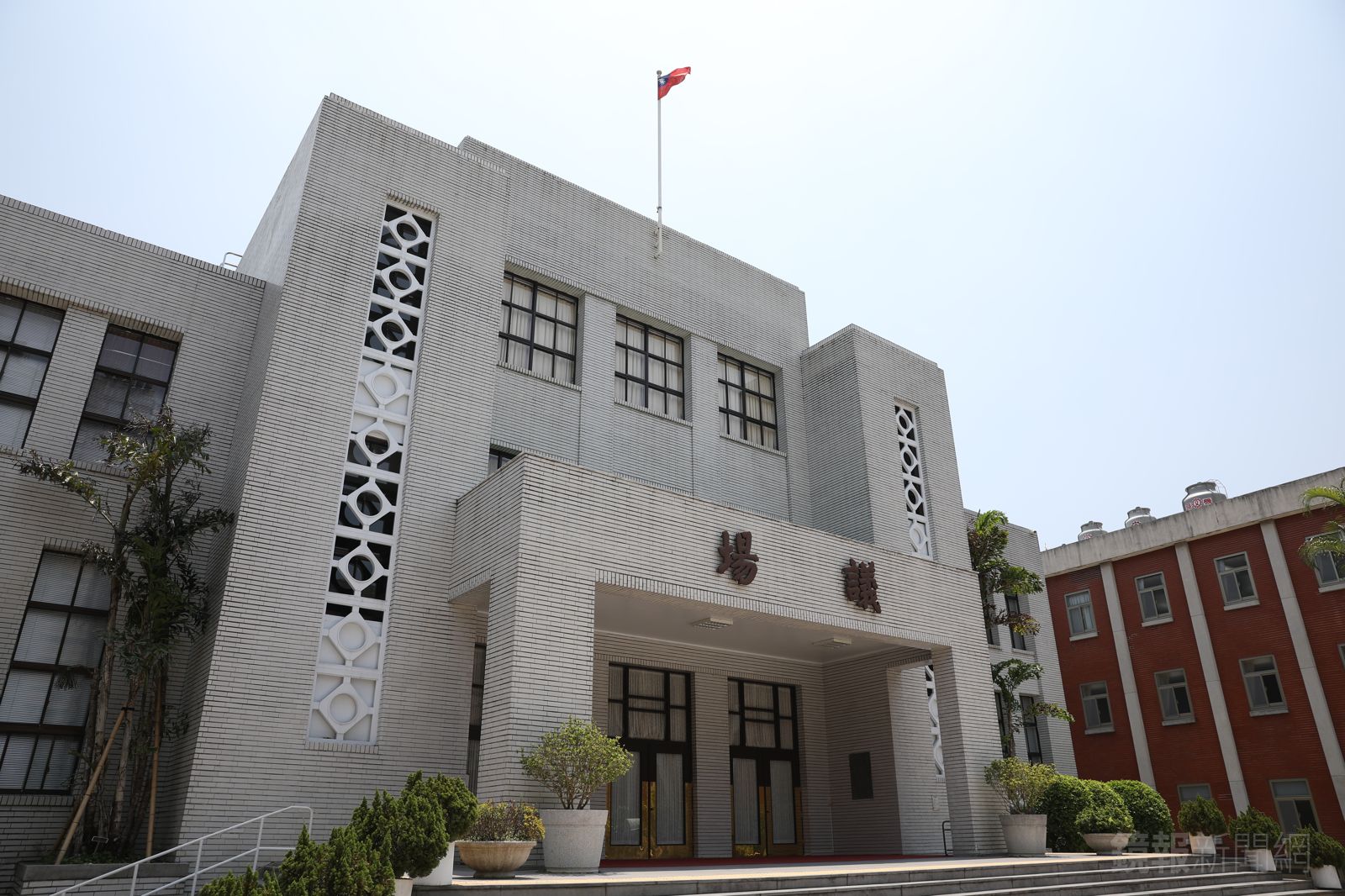 不忍了！「助理費除罪」付委審查　國會助理工會抗議：嚴正反對倒退修法