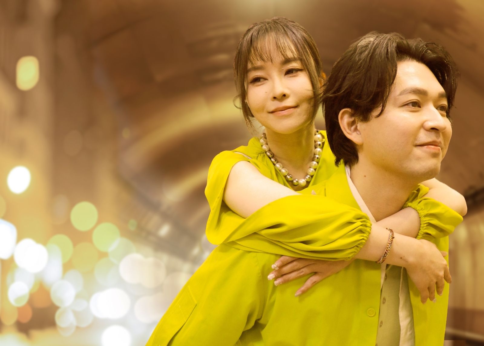 李子森背杜忻恬神複製《難哄》名場面。中視提供