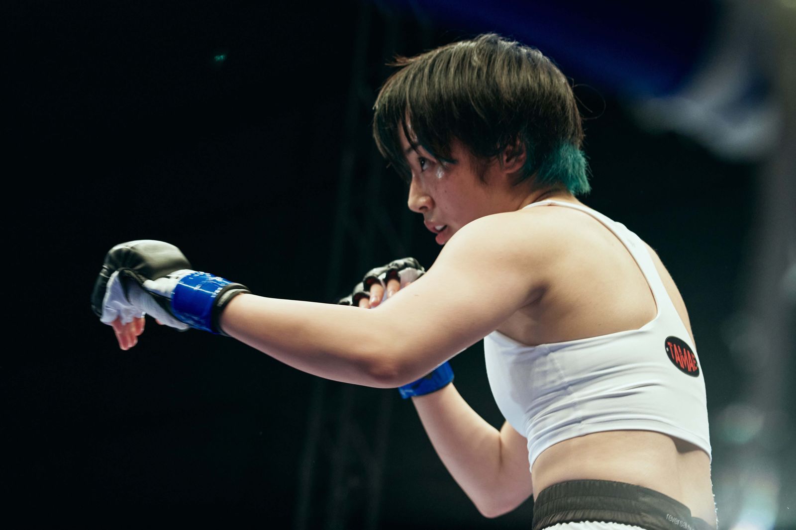 差點認不出！《AV帝王》性感女星狂增7公斤　操肌半年格鬥搏命