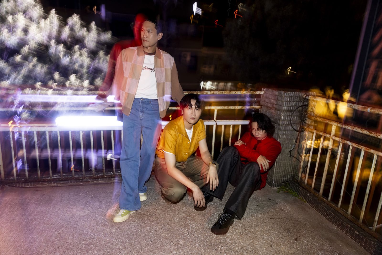 宇宙人小玉住頂樓加蓋「冷到坐不住」　團員扛暖氣、自備拖鞋去他家