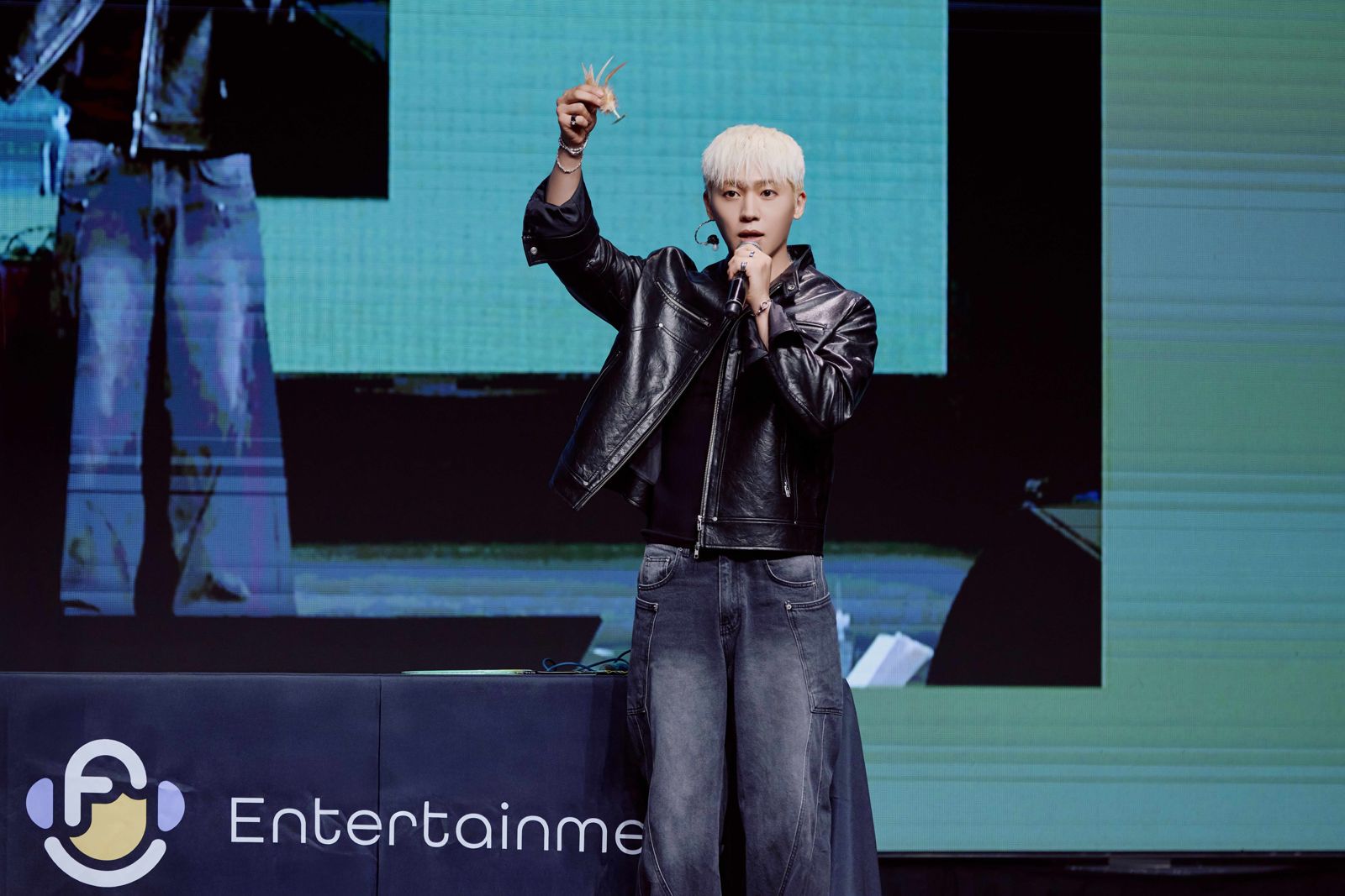 TEEN TOP創造退伍後首場見面會獻台灣！唱〈為你寫詩〉寵粉爆棚