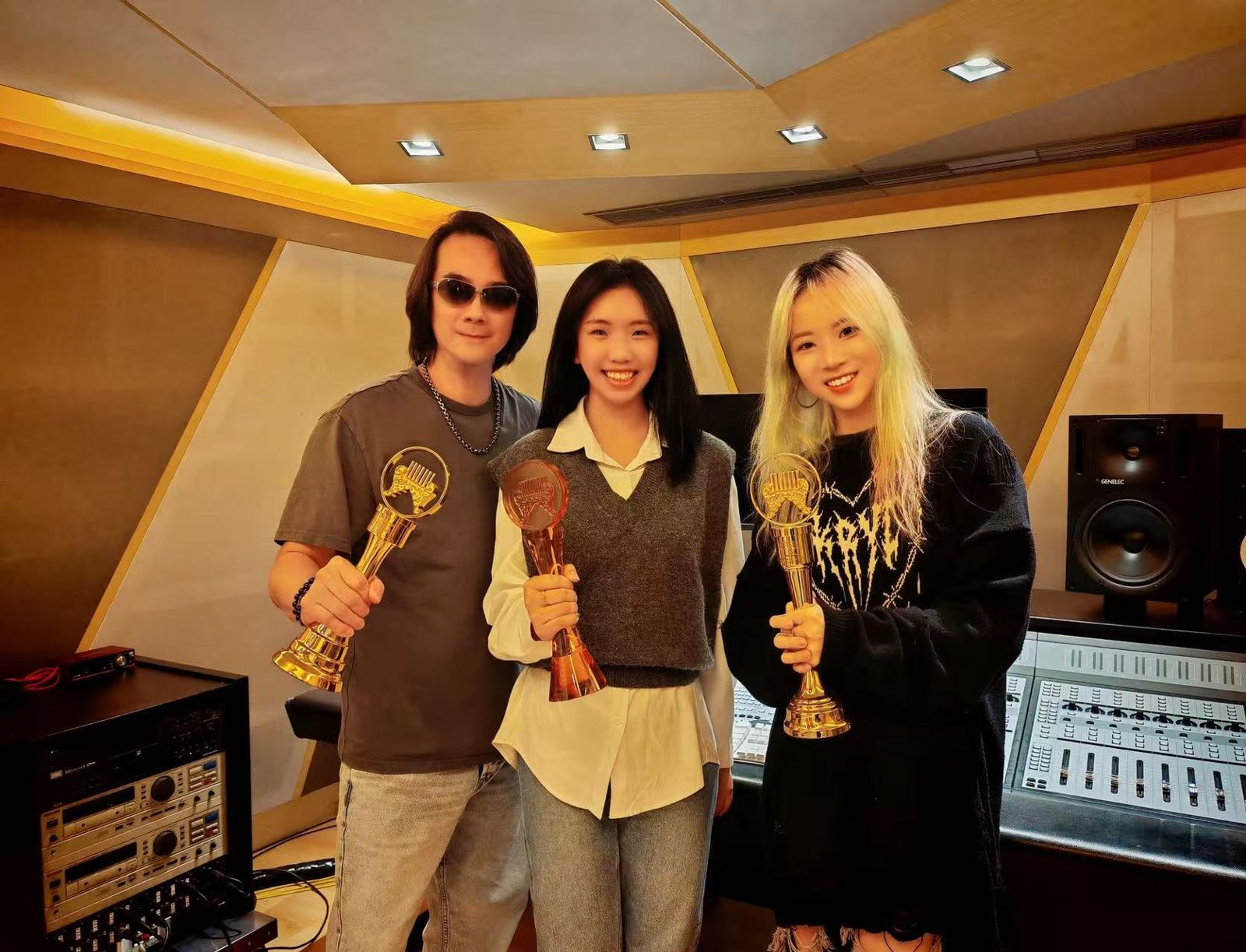 外婆洗澡啟蒙！大馬少女「狂掃100座歌唱冠軍」　陳建寧評「李佳薇接班人」送上天王天后級製作團隊護航