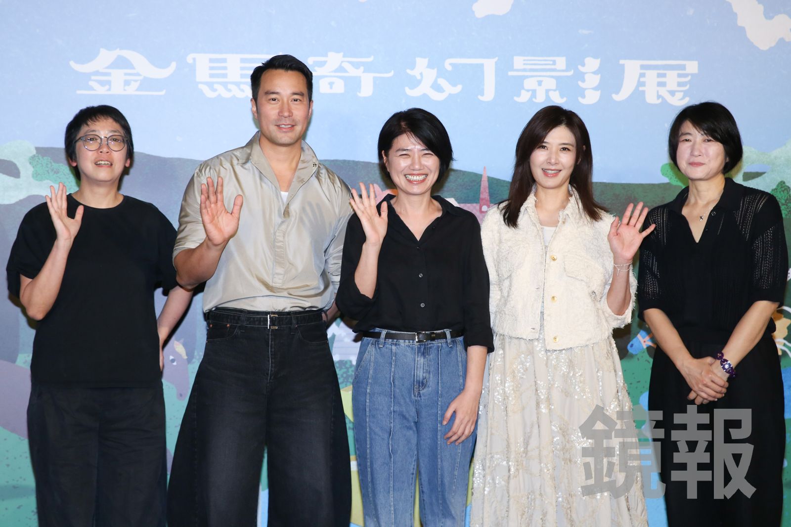 《欠妳的那場婚禮》監製於蓓華（左起）、男主角張孝全、導演嚴藝文、女主角蘇慧倫、製作人丁長鈺出席金馬奇幻影展試映記者會。董孟航攝